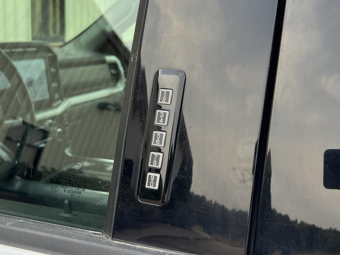 2022 WHITE /Gray Cloth Ford F-150 XLT SuperCrew 6.5-ft. Bed 4WD (1FTFW1E59NF) with an 5.0L V8 engine, Automatic transmission, located at 506 S. Kingshighway, Cape Girardeau, MO, 63703, (573) 235-5000, 37.294991, -89.553635 - 2022 Ford F-150 XLT 1-Owner 78xxx miles 4x4 5.0L V8 Automatic Backup Camera Power/Heated Seats Bluetooth Remote Start Cruise Power Windows/Locks/Mirrors We have financing available and we accept trades! Fill out a credit application on our website or come by today! If you have any quest - Photo#31