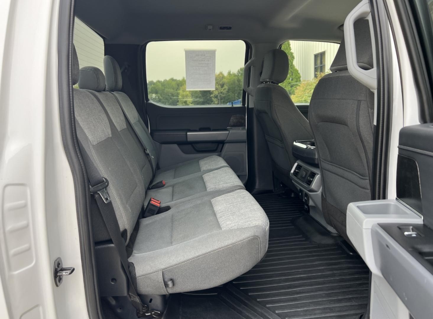 2022 WHITE /Gray Cloth Ford F-150 XLT SuperCrew 6.5-ft. Bed 4WD (1FTFW1E59NF) with an 5.0L V8 engine, Automatic transmission, located at 506 S. Kingshighway, Cape Girardeau, MO, 63703, (573) 235-5000, 37.294991, -89.553635 - 2022 Ford F-150 XLT 1-Owner 78xxx miles 4x4 5.0L V8 Automatic Backup Camera Power/Heated Seats Bluetooth Remote Start Cruise Power Windows/Locks/Mirrors We have financing available and we accept trades! Fill out a credit application on our website or come by today! If you have any quest - Photo#19