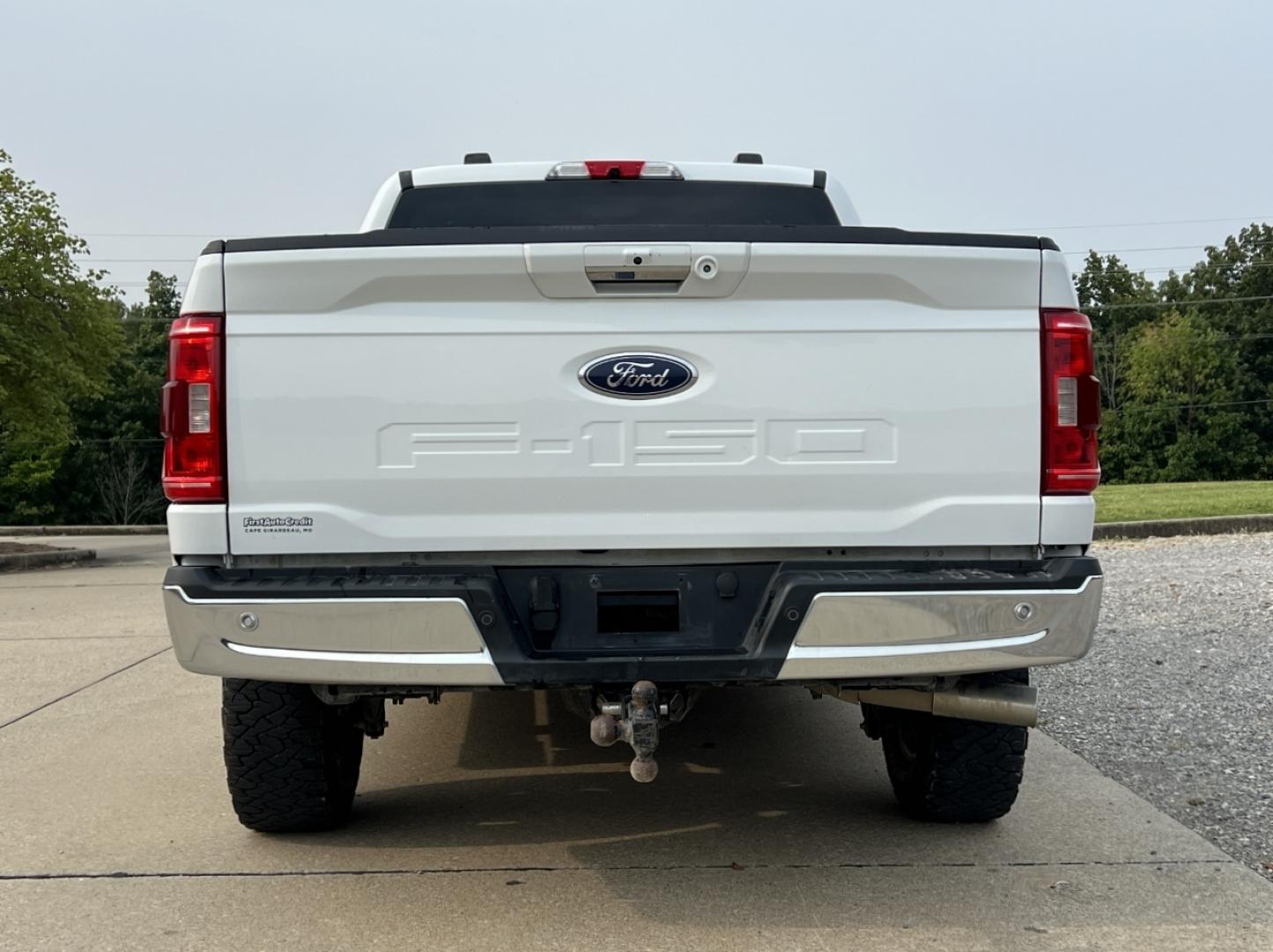 2022 WHITE /Gray Cloth Ford F-150 XLT SuperCrew 6.5-ft. Bed 4WD (1FTFW1E59NF) with an 5.0L V8 engine, Automatic transmission, located at 506 S. Kingshighway, Cape Girardeau, MO, 63703, (573) 235-5000, 37.294991, -89.553635 - 2022 Ford F-150 XLT 1-Owner 78xxx miles 4x4 5.0L V8 Automatic Backup Camera Power/Heated Seats Bluetooth Remote Start Cruise Power Windows/Locks/Mirrors We have financing available and we accept trades! Fill out a credit application on our website or come by today! If you have any quest - Photo#12