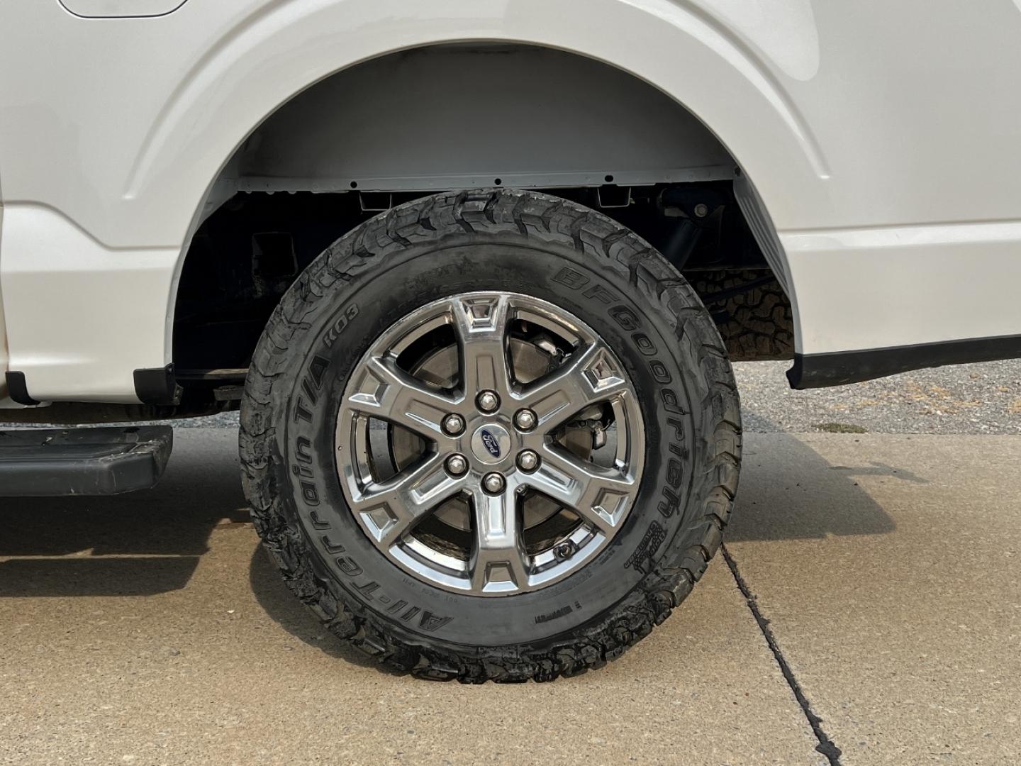 2022 WHITE /Gray Cloth Ford F-150 XLT SuperCrew 6.5-ft. Bed 4WD (1FTFW1E59NF) with an 5.0L V8 engine, Automatic transmission, located at 506 S. Kingshighway, Cape Girardeau, MO, 63703, (573) 235-5000, 37.294991, -89.553635 - 2022 Ford F-150 XLT 1-Owner 78xxx miles 4x4 5.0L V8 Automatic Backup Camera Power/Heated Seats Bluetooth Remote Start Cruise Power Windows/Locks/Mirrors We have financing available and we accept trades! Fill out a credit application on our website or come by today! If you have any quest - Photo#38