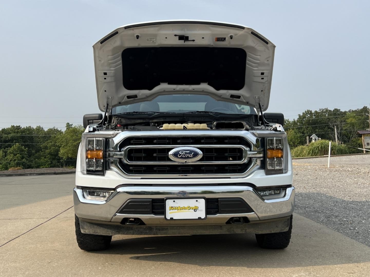 2022 WHITE /Gray Cloth Ford F-150 XLT SuperCrew 6.5-ft. Bed 4WD (1FTFW1E59NF) with an 5.0L V8 engine, Automatic transmission, located at 506 S. Kingshighway, Cape Girardeau, MO, 63703, (573) 235-5000, 37.294991, -89.553635 - 2022 Ford F-150 XLT 1-Owner 78xxx miles 4x4 5.0L V8 Automatic Backup Camera Power/Heated Seats Bluetooth Remote Start Cruise Power Windows/Locks/Mirrors We have financing available and we accept trades! Fill out a credit application on our website or come by today! If you have any quest - Photo#34