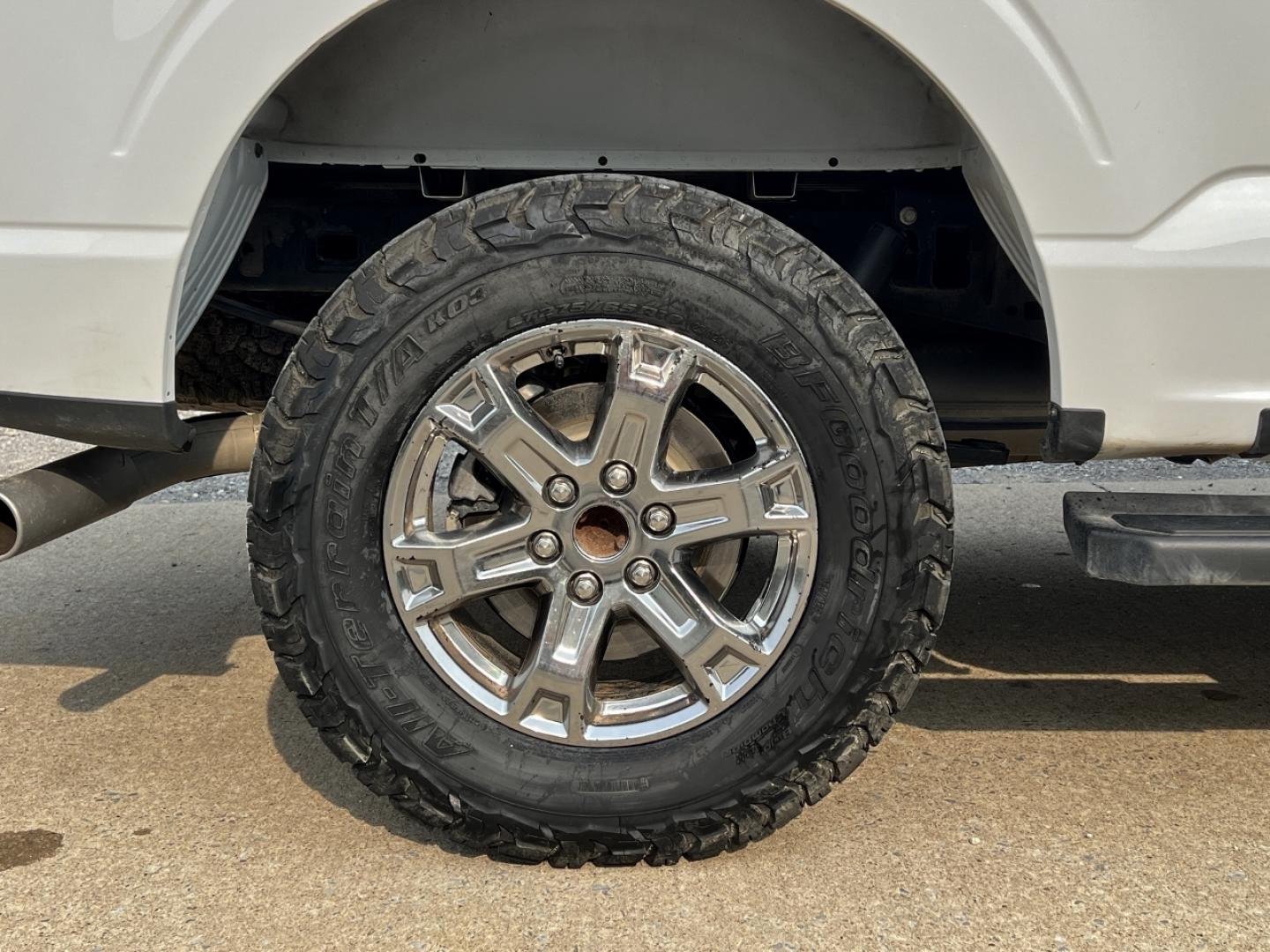 2022 WHITE /Gray Cloth Ford F-150 XLT SuperCrew 6.5-ft. Bed 4WD (1FTFW1E59NF) with an 5.0L V8 engine, Automatic transmission, located at 506 S. Kingshighway, Cape Girardeau, MO, 63703, (573) 235-5000, 37.294991, -89.553635 - 2022 Ford F-150 XLT 1-Owner 78xxx miles 4x4 5.0L V8 Automatic Backup Camera Power/Heated Seats Bluetooth Remote Start Cruise Power Windows/Locks/Mirrors We have financing available and we accept trades! Fill out a credit application on our website or come by today! If you have any quest - Photo#39