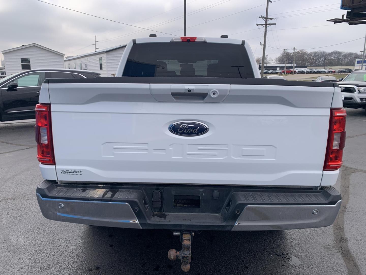 2022 WHITE /Gray Cloth Ford F-150 XLT SuperCrew 6.5-ft. Bed 4WD (1FTFW1E59NF) with an 5.0L V8 engine, Automatic transmission, located at 506 S. Kingshighway, Cape Girardeau, MO, 63703, (573) 235-5000, 37.294991, -89.553635 - 2022 Ford F-150 XLT 1-Owner 78xxx miles 4x4 5.0L V8 Automatic Backup Camera Power/Heated Seats Bluetooth Remote Start Cruise Power Windows/Locks/Mirrors We have financing available and we accept trades! Fill out a credit application on our website or come by today! If you have any quest - Photo#5