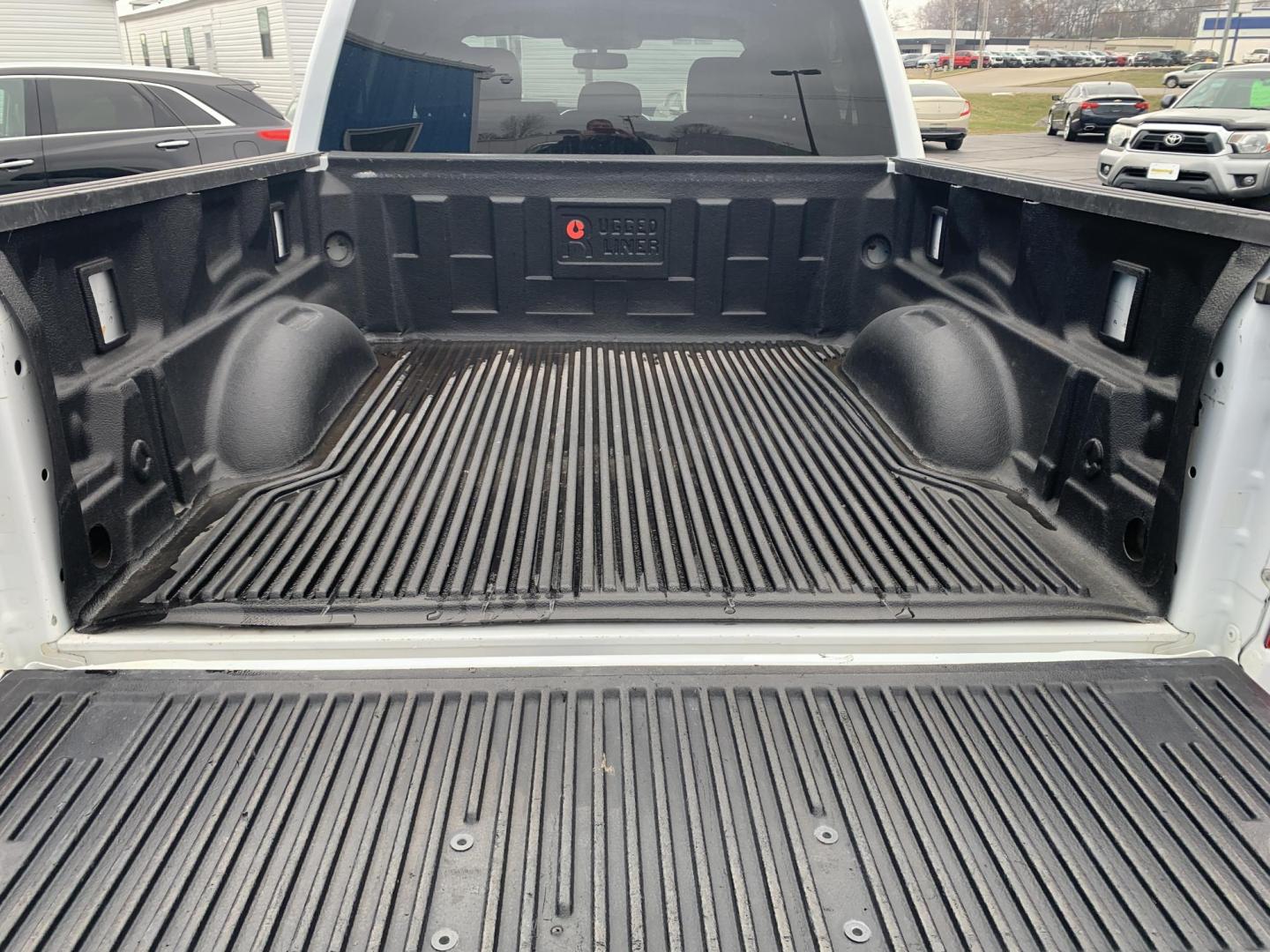 2022 WHITE /Gray Cloth Ford F-150 XLT SuperCrew 6.5-ft. Bed 4WD (1FTFW1E59NF) with an 5.0L V8 engine, Automatic transmission, located at 506 S. Kingshighway, Cape Girardeau, MO, 63703, (573) 235-5000, 37.294991, -89.553635 - 2022 Ford F-150 XLT 1-Owner 78xxx miles 4x4 5.0L V8 Automatic Backup Camera Power/Heated Seats Bluetooth Remote Start Cruise Power Windows/Locks/Mirrors We have financing available and we accept trades! Fill out a credit application on our website or come by today! If you have any quest - Photo#6