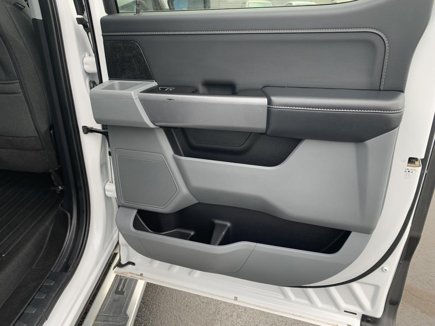 2022 WHITE /Gray Cloth Ford F-150 XLT SuperCrew 6.5-ft. Bed 4WD (1FTFW1E59NF) with an 5.0L V8 engine, Automatic transmission, located at 506 S. Kingshighway, Cape Girardeau, MO, 63703, (573) 235-5000, 37.294991, -89.553635 - 2022 Ford F-150 XLT 1-Owner 78xxx miles 4x4 5.0L V8 Automatic Backup Camera Power/Heated Seats Bluetooth Remote Start Cruise Power Windows/Locks/Mirrors We have financing available and we accept trades! Fill out a credit application on our website or come by today! If you have any quest - Photo#22