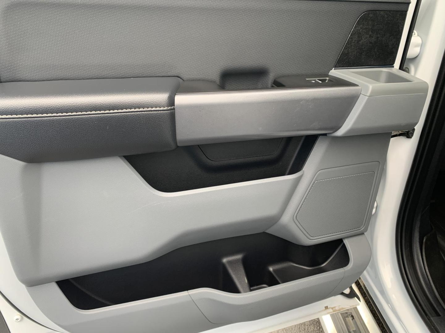 2022 WHITE /Gray Cloth Ford F-150 XLT SuperCrew 6.5-ft. Bed 4WD (1FTFW1E59NF) with an 5.0L V8 engine, Automatic transmission, located at 506 S. Kingshighway, Cape Girardeau, MO, 63703, (573) 235-5000, 37.294991, -89.553635 - 2022 Ford F-150 XLT 1-Owner 78xxx miles 4x4 5.0L V8 Automatic Backup Camera Power/Heated Seats Bluetooth Remote Start Cruise Power Windows/Locks/Mirrors We have financing available and we accept trades! Fill out a credit application on our website or come by today! If you have any quest - Photo#20