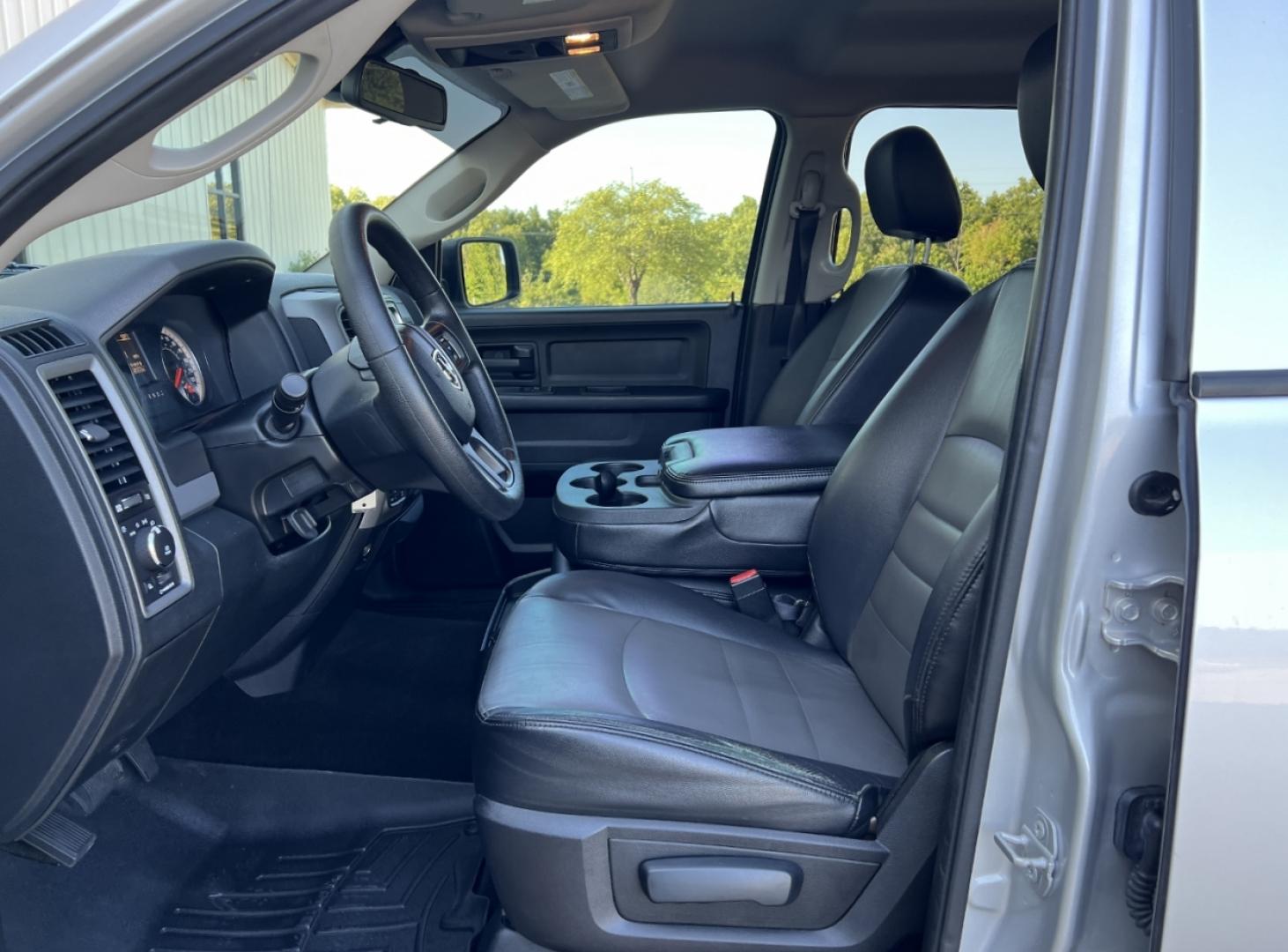 2016 WHITE /Black/Gray Leather RAM 1500 Tradesman Crew Cab SWB 4WD (1C6RR7KT0GS) with an 5.7L V8 HEMI engine, Automatic transmission, located at 2990 Old Orchard Rd., Jackson, MO, 63755, 37.354214, -89.612106 - 2016 Ram 1500 Express Only 98xxx miles 4x4 5.7L V8 HEMI Automatic Leather Backup Camera Bluetooth Cruise Power Windows/Locks/Mirrors We have financing available and we accept trades! Fill out a credit application on our website or come by today! If you have any questions, give us a call a - Photo#12