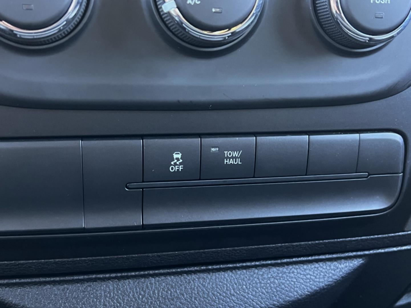 2016 WHITE /Black/Gray Leather RAM 1500 Tradesman Crew Cab SWB 4WD (1C6RR7KT0GS) with an 5.7L V8 HEMI engine, Automatic transmission, located at 2990 Old Orchard Rd., Jackson, MO, 63755, 37.354214, -89.612106 - 2016 Ram 1500 Express Only 98xxx miles 4x4 5.7L V8 HEMI Automatic Leather Backup Camera Bluetooth Cruise Power Windows/Locks/Mirrors We have financing available and we accept trades! Fill out a credit application on our website or come by today! If you have any questions, give us a call a - Photo#24