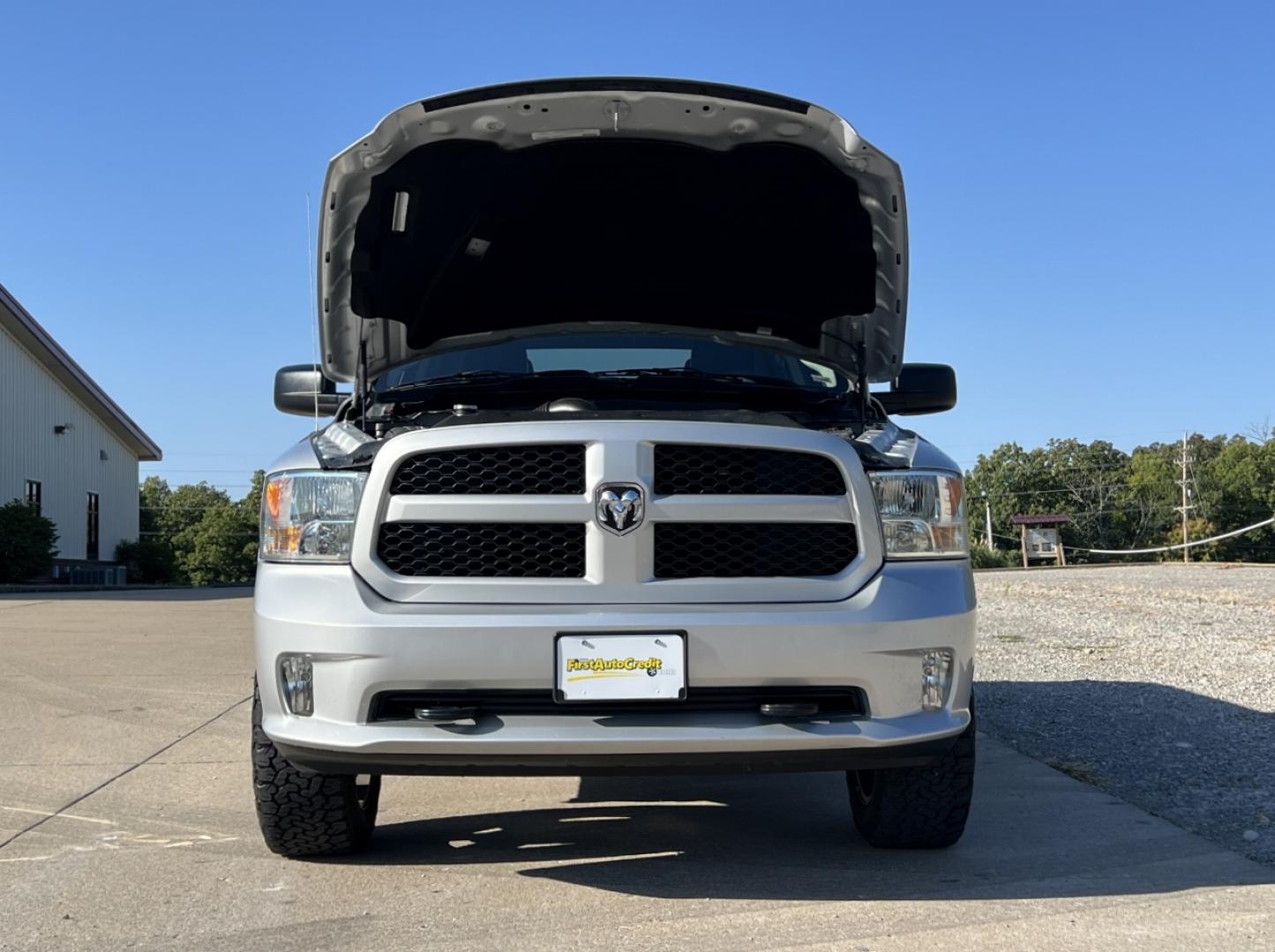 2016 WHITE /Black/Gray Leather RAM 1500 Tradesman Crew Cab SWB 4WD (1C6RR7KT0GS) with an 5.7L V8 HEMI engine, Automatic transmission, located at 2990 Old Orchard Rd., Jackson, MO, 63755, 37.354214, -89.612106 - 2016 Ram 1500 Express Only 98xxx miles 4x4 5.7L V8 HEMI Automatic Leather Backup Camera Bluetooth Cruise Power Windows/Locks/Mirrors We have financing available and we accept trades! Fill out a credit application on our website or come by today! If you have any questions, give us a call a - Photo#29