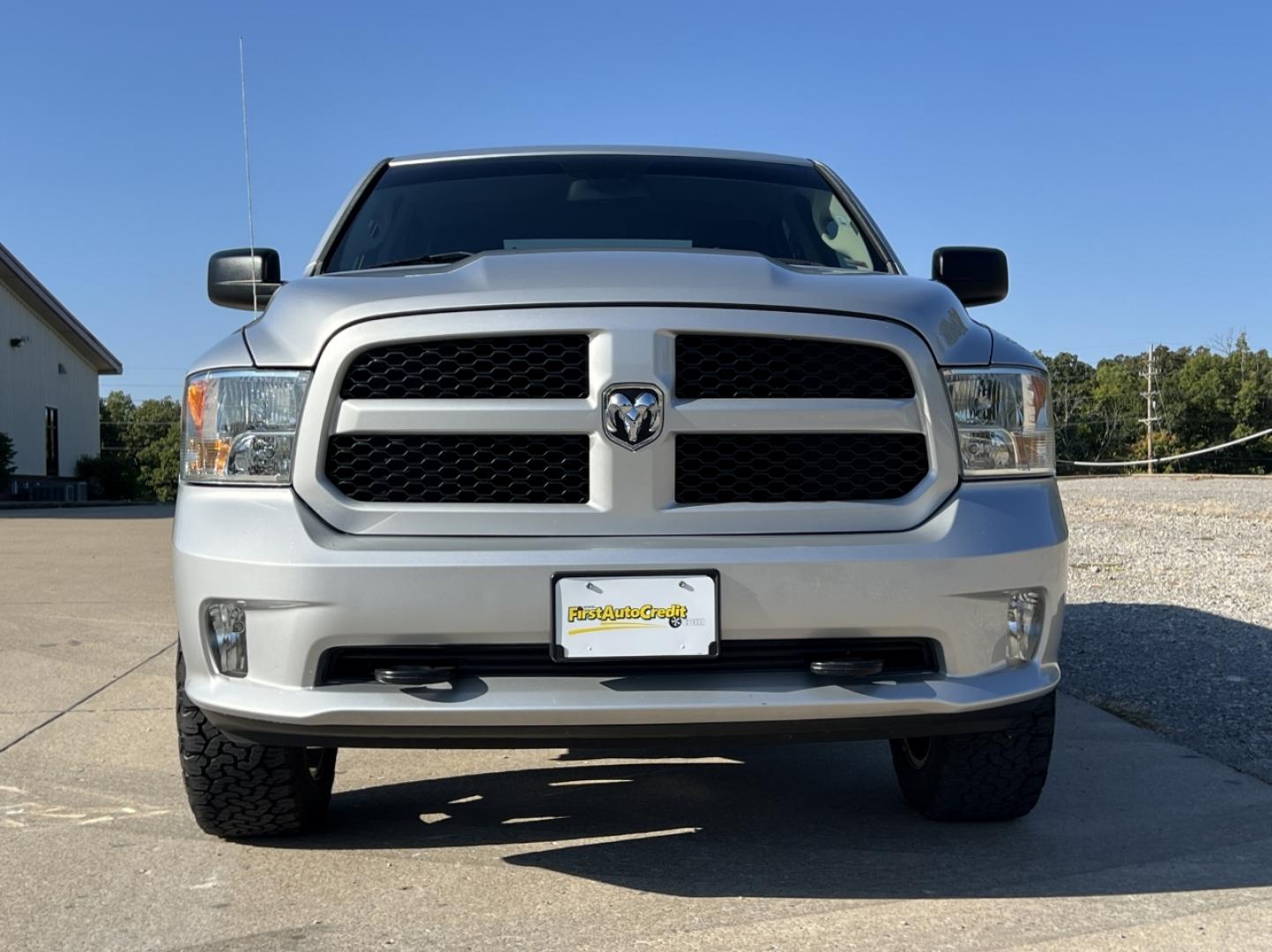 2016 WHITE /Black/Gray Leather RAM 1500 Tradesman Crew Cab SWB 4WD (1C6RR7KT0GS) with an 5.7L V8 HEMI engine, Automatic transmission, located at 2990 Old Orchard Rd., Jackson, MO, 63755, 37.354214, -89.612106 - 2016 Ram 1500 Express Only 98xxx miles 4x4 5.7L V8 HEMI Automatic Leather Backup Camera Bluetooth Cruise Power Windows/Locks/Mirrors We have financing available and we accept trades! Fill out a credit application on our website or come by today! If you have any questions, give us a call a - Photo#10