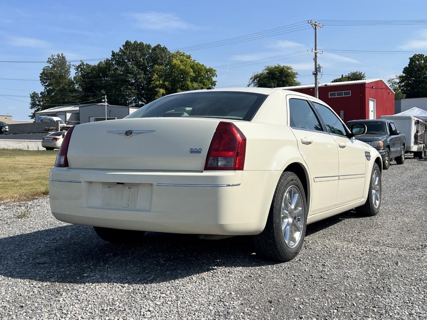 2007 WHITE /Tan Leather Chrysler 300 Touring (2C3KA53G37H) with an 3.5L V6 engine, Automatic transmission, located at 2990 Old Orchard Rd., Jackson, MO, 63755, 37.354214, -89.612106 - We have financing available and we accept trades! Fill out a credit application on our website or come by today! If you have any questions, give us a call at (573) 204-7777 or visit our website at firstautocredit.com. - Photo#7