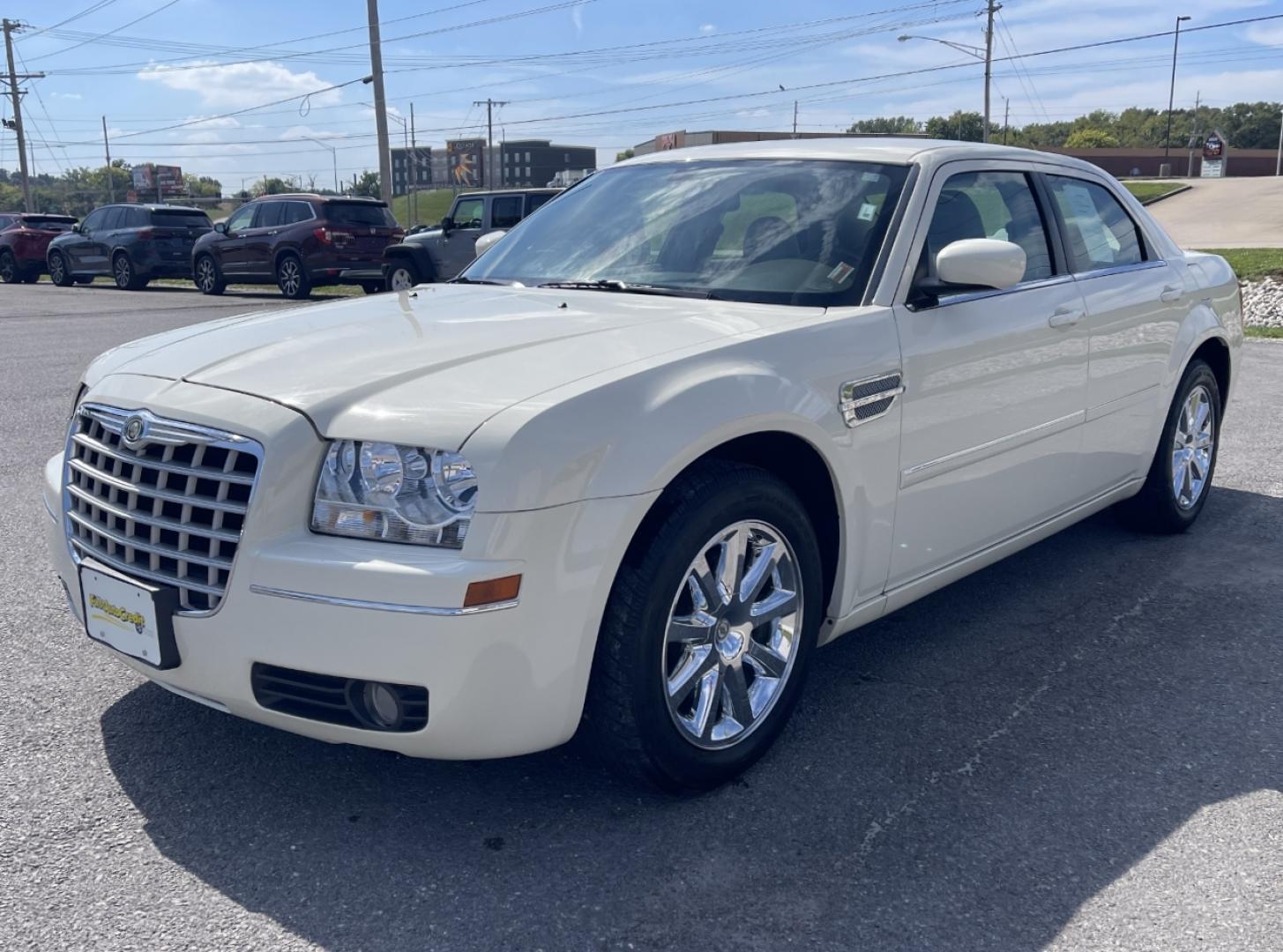 2007 WHITE /Tan Leather Chrysler 300 Touring (2C3KA53G37H) with an 3.5L V6 engine, Automatic transmission, located at 2990 Old Orchard Rd., Jackson, MO, 63755, 37.354214, -89.612106 - We have financing available and we accept trades! Fill out a credit application on our website or come by today! If you have any questions, give us a call at (573) 204-7777 or visit our website at firstautocredit.com. - Photo#3