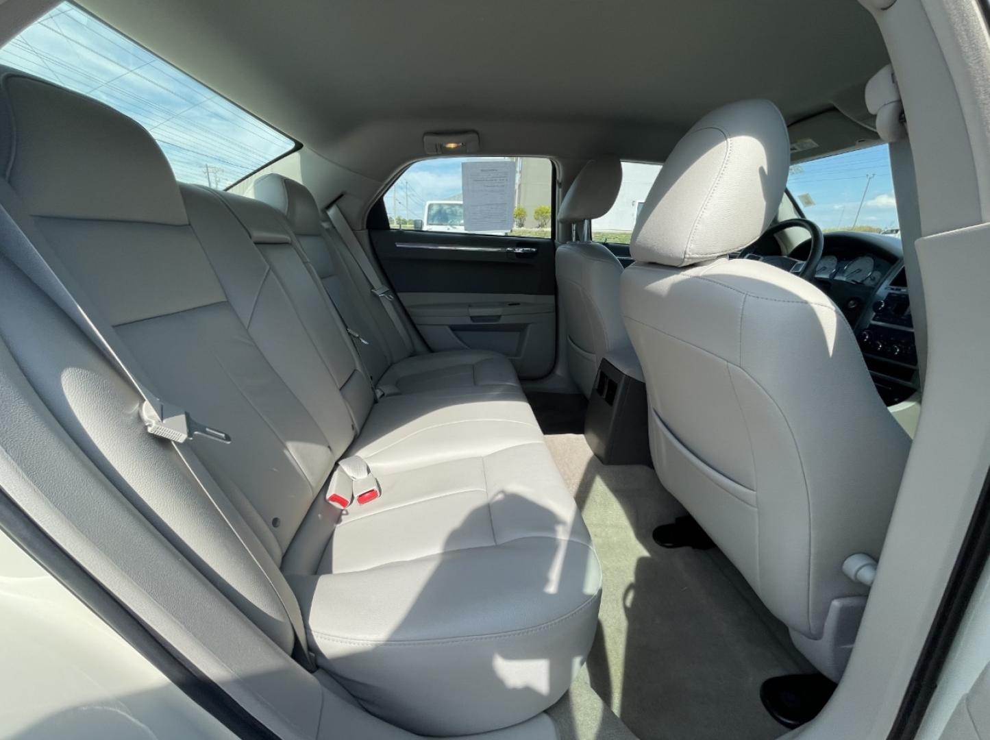 2007 WHITE /Tan Leather Chrysler 300 Touring (2C3KA53G37H) with an 3.5L V6 engine, Automatic transmission, located at 2990 Old Orchard Rd., Jackson, MO, 63755, 37.354214, -89.612106 - We have financing available and we accept trades! Fill out a credit application on our website or come by today! If you have any questions, give us a call at (573) 204-7777 or visit our website at firstautocredit.com. - Photo#14