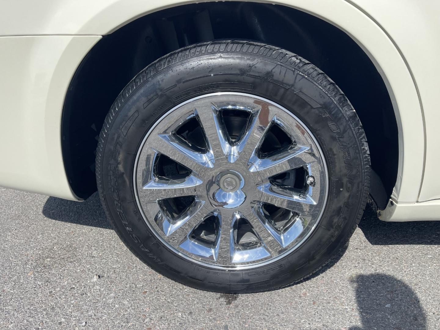 2007 WHITE /Tan Leather Chrysler 300 Touring (2C3KA53G37H) with an 3.5L V6 engine, Automatic transmission, located at 2990 Old Orchard Rd., Jackson, MO, 63755, 37.354214, -89.612106 - We have financing available and we accept trades! Fill out a credit application on our website or come by today! If you have any questions, give us a call at (573) 204-7777 or visit our website at firstautocredit.com. - Photo#28