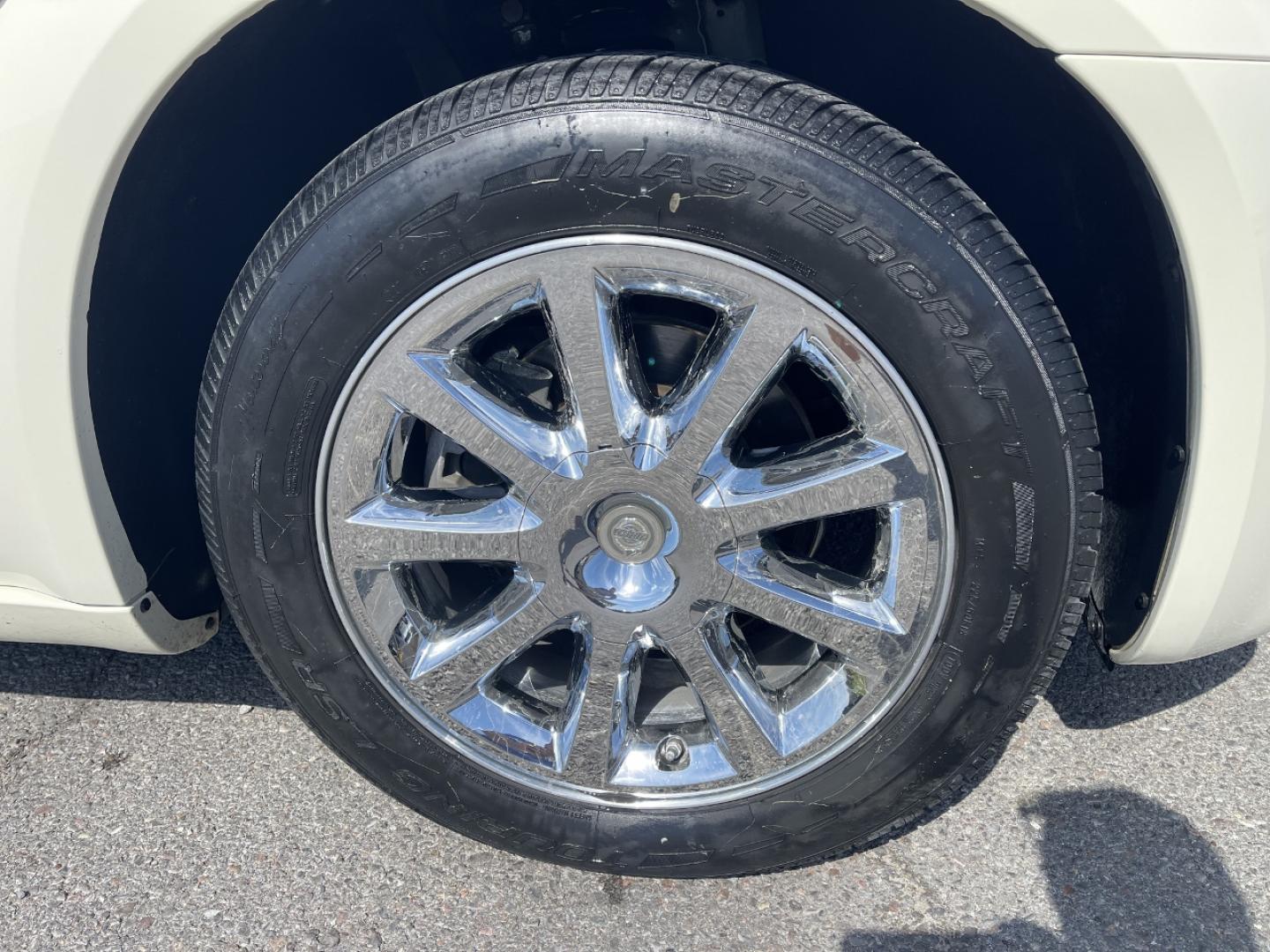 2007 WHITE /Tan Leather Chrysler 300 Touring (2C3KA53G37H) with an 3.5L V6 engine, Automatic transmission, located at 2990 Old Orchard Rd., Jackson, MO, 63755, 37.354214, -89.612106 - We have financing available and we accept trades! Fill out a credit application on our website or come by today! If you have any questions, give us a call at (573) 204-7777 or visit our website at firstautocredit.com. - Photo#29