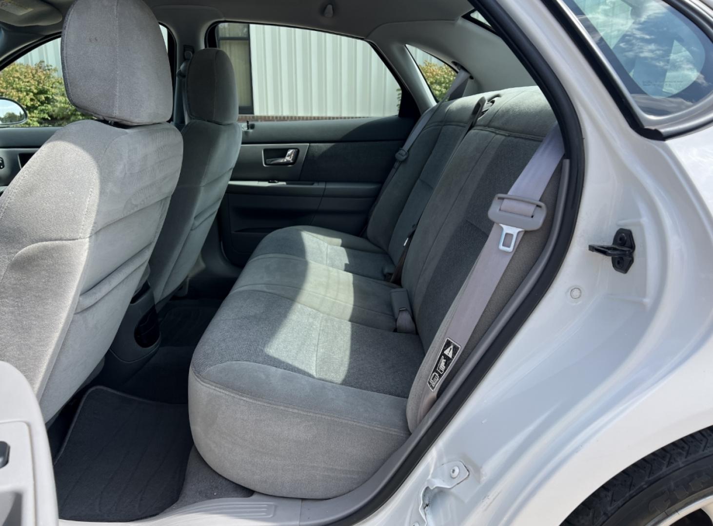 2000 WHITE /Gray Cloth Ford Taurus SE (1FAFP5325YA) with an 3.0L V6 engine, Automatic transmission, located at 2990 Old Orchard Rd., Jackson, MO, 63755, 37.354214, -89.612106 - 2000 Ford Taurus SE Only 88xxx miles Front Wheel Drive 3.0L V6 Automatic Power Driver Seat Cruise Power Windows/Locks/Mirrors We have financing available and we accept trades! Fill out a credit application on our website or come by today! If you have any questions, give us a call at (573) 2 - Photo#14