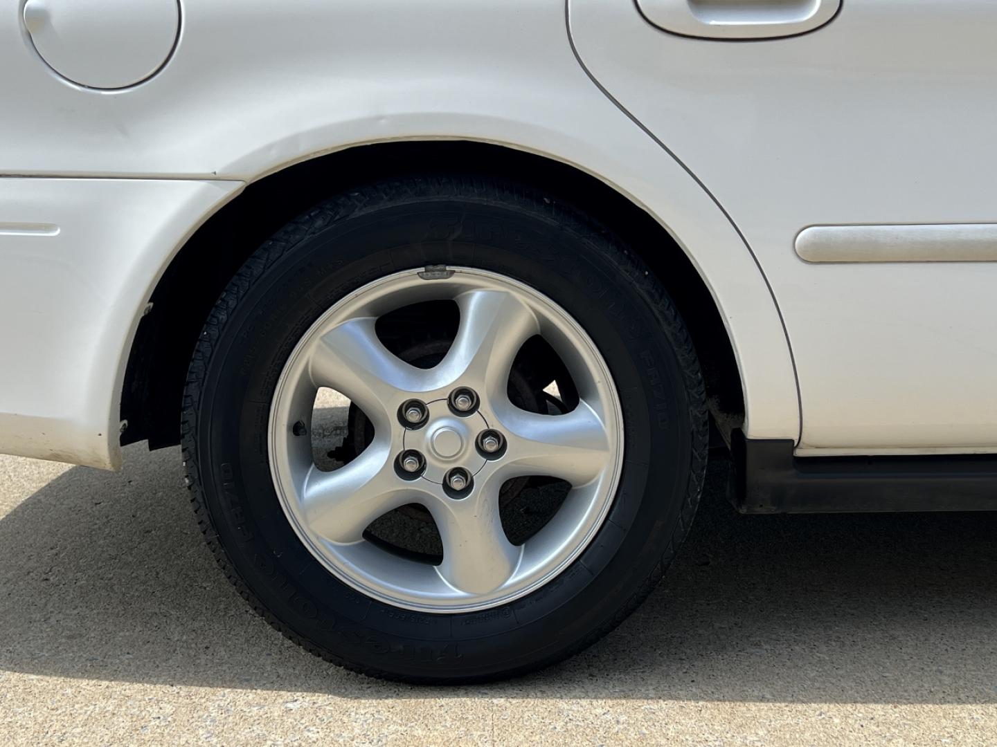 2000 WHITE /Gray Cloth Ford Taurus SE (1FAFP5325YA) with an 3.0L V6 engine, Automatic transmission, located at 2990 Old Orchard Rd., Jackson, MO, 63755, 37.354214, -89.612106 - 2000 Ford Taurus SE Only 88xxx miles Front Wheel Drive 3.0L V6 Automatic Power Driver Seat Cruise Power Windows/Locks/Mirrors We have financing available and we accept trades! Fill out a credit application on our website or come by today! If you have any questions, give us a call at (573) 2 - Photo#31
