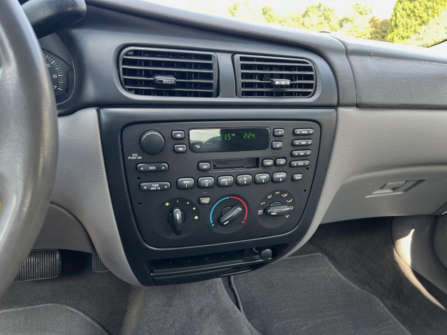 2000 WHITE /Gray Cloth Ford Taurus SE (1FAFP5325YA) with an 3.0L V6 engine, Automatic transmission, located at 2990 Old Orchard Rd., Jackson, MO, 63755, 37.354214, -89.612106 - 2000 Ford Taurus SE Only 88xxx miles Front Wheel Drive 3.0L V6 Automatic Power Driver Seat Cruise Power Windows/Locks/Mirrors We have financing available and we accept trades! Fill out a credit application on our website or come by today! If you have any questions, give us a call at (573) 2 - Photo#20
