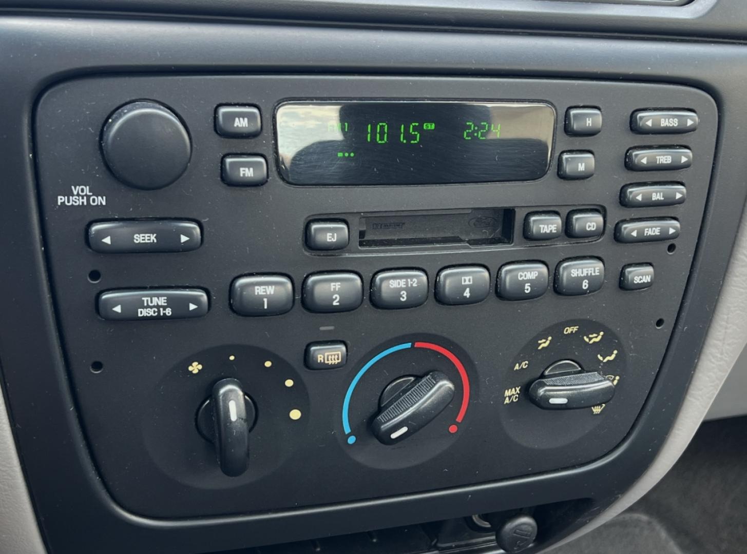 2000 WHITE /Gray Cloth Ford Taurus SE (1FAFP5325YA) with an 3.0L V6 engine, Automatic transmission, located at 2990 Old Orchard Rd., Jackson, MO, 63755, 37.354214, -89.612106 - 2000 Ford Taurus SE Only 88xxx miles Front Wheel Drive 3.0L V6 Automatic Power Driver Seat Cruise Power Windows/Locks/Mirrors We have financing available and we accept trades! Fill out a credit application on our website or come by today! If you have any questions, give us a call at (573) 2 - Photo#21