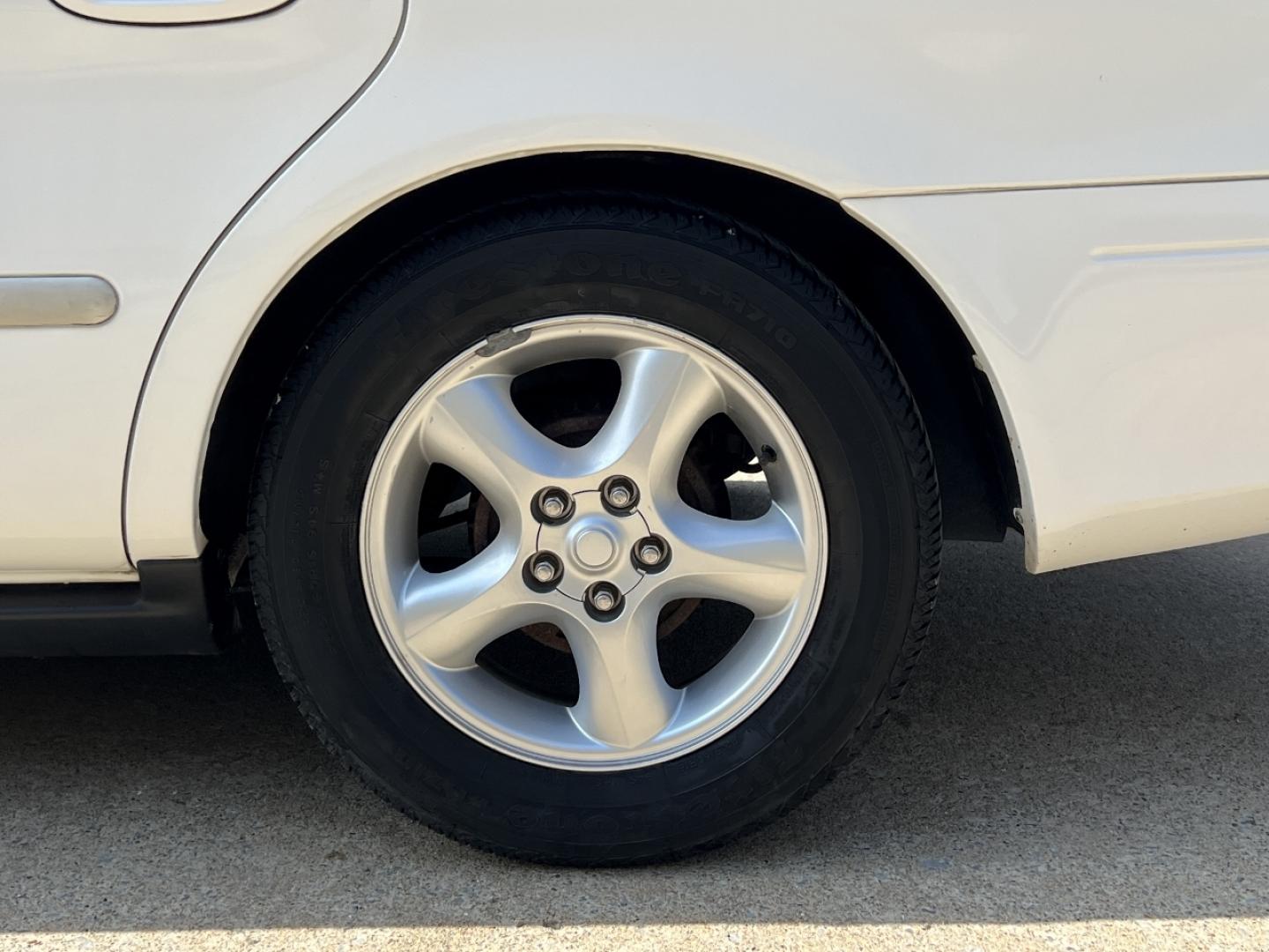 2000 WHITE /Gray Cloth Ford Taurus SE (1FAFP5325YA) with an 3.0L V6 engine, Automatic transmission, located at 2990 Old Orchard Rd., Jackson, MO, 63755, 37.354214, -89.612106 - 2000 Ford Taurus SE Only 88xxx miles Front Wheel Drive 3.0L V6 Automatic Power Driver Seat Cruise Power Windows/Locks/Mirrors We have financing available and we accept trades! Fill out a credit application on our website or come by today! If you have any questions, give us a call at (573) 2 - Photo#30