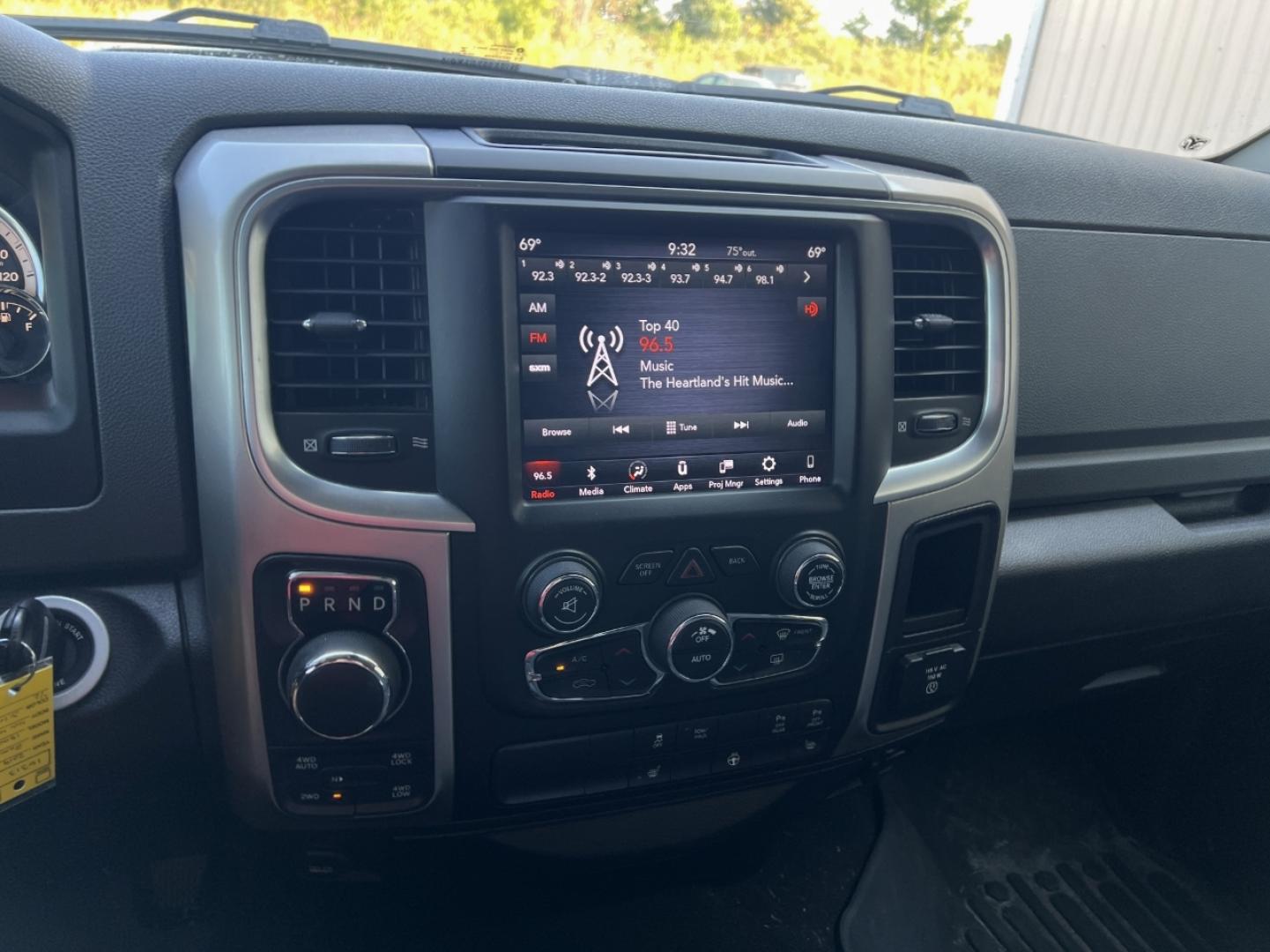 2019 SILVER /Gray Cloth RAM 1500 Big Horn Crew Cab 4WD (1C6RR7TT1KS) with an 5.7L V8 engine, Automatic transmission, located at 2990 Old Orchard Rd., Jackson, MO, 63755, 37.354214, -89.612106 - We have financing available and we accept trades! Fill out a credit application on our website or come by today! If you have any questions, give us a call at (573) 204-7777 or visit our website at firstautocredit.com. - Photo#5