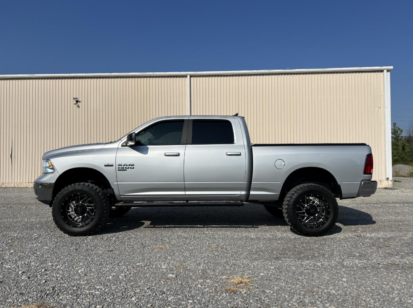 2019 SILVER /Gray Cloth RAM 1500 Big Horn Crew Cab 4WD (1C6RR7TT1KS) with an 5.7L V8 engine, Automatic transmission, located at 2990 Old Orchard Rd., Jackson, MO, 63755, 37.354214, -89.612106 - We have financing available and we accept trades! Fill out a credit application on our website or come by today! If you have any questions, give us a call at (573) 204-7777 or visit our website at firstautocredit.com. - Photo#8
