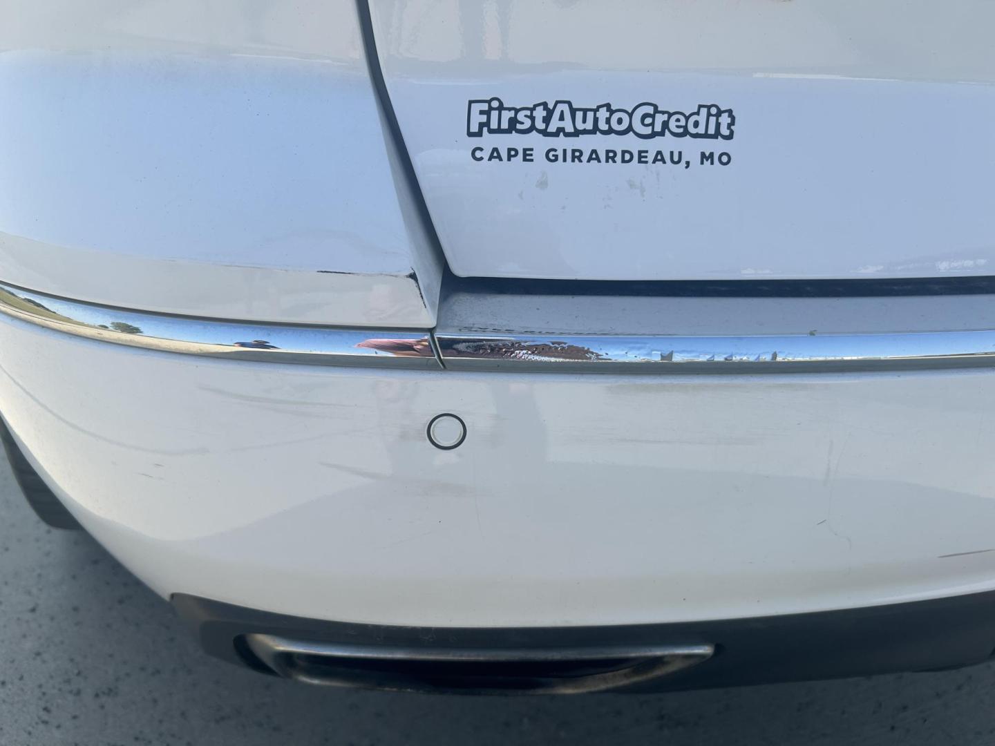 2016 WHITE /BROWN Buick Enclave Premium AWD (5GAKVCKD2GJ) with an 3.6L V6 DOHC 24V engine, 6A transmission, located at 506 S. Kingshighway, Cape Girardeau, MO, 63703, (573) 235-5000, 37.294991, -89.553635 - 2016 BUICK ENCLAVE 118xxx miles All Wheel Drive 3.6L V6 Automatic Leather Navigation Dual Climate Control Rear Climate Control Power/Heated/Cooled Seats Backup Camera Sunroof/Moonroof Bluetooth Remote Start Cruise Power Windows/Locks/Mirrors We have financing available and we accept - Photo#42
