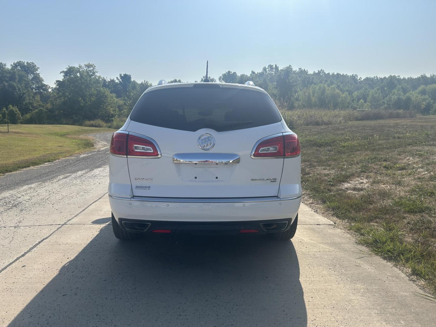 2016 WHITE /BROWN Buick Enclave Premium AWD (5GAKVCKD2GJ) with an 3.6L V6 DOHC 24V engine, 6A transmission, located at 506 S. Kingshighway, Cape Girardeau, MO, 63703, (573) 235-5000, 37.294991, -89.553635 - 2016 BUICK ENCLAVE 118xxx miles All Wheel Drive 3.6L V6 Automatic Leather Navigation Dual Climate Control Rear Climate Control Power/Heated/Cooled Seats Backup Camera Sunroof/Moonroof Bluetooth Remote Start Cruise Power Windows/Locks/Mirrors We have financing available and we accept - Photo#8
