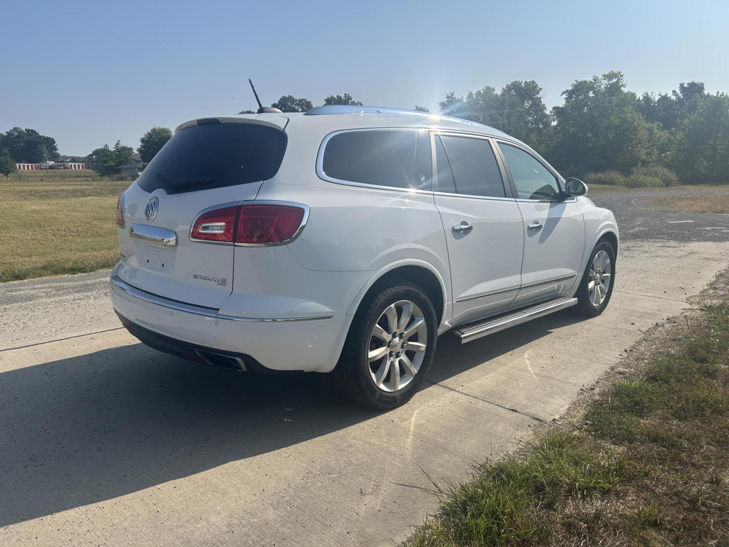 2016 WHITE /BROWN Buick Enclave Premium AWD (5GAKVCKD2GJ) with an 3.6L V6 DOHC 24V engine, 6A transmission, located at 506 S. Kingshighway, Cape Girardeau, MO, 63703, (573) 235-5000, 37.294991, -89.553635 - 2016 BUICK ENCLAVE 118xxx miles All Wheel Drive 3.6L V6 Automatic Leather Navigation Dual Climate Control Rear Climate Control Power/Heated/Cooled Seats Backup Camera Sunroof/Moonroof Bluetooth Remote Start Cruise Power Windows/Locks/Mirrors We have financing available and we accept - Photo#11