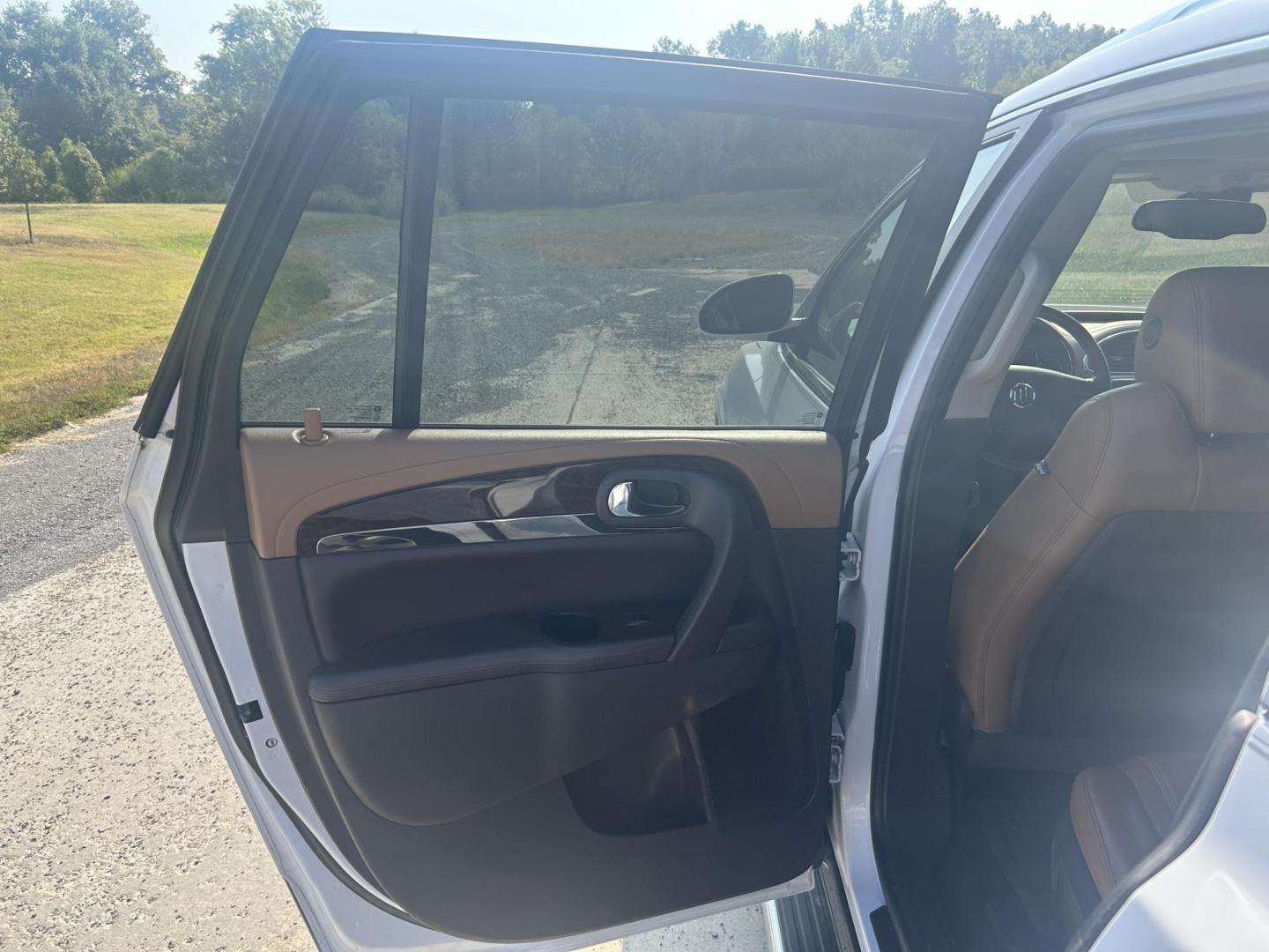 2016 WHITE /BROWN Buick Enclave Premium AWD (5GAKVCKD2GJ) with an 3.6L V6 DOHC 24V engine, 6A transmission, located at 506 S. Kingshighway, Cape Girardeau, MO, 63703, (573) 235-5000, 37.294991, -89.553635 - 2016 BUICK ENCLAVE 118xxx miles All Wheel Drive 3.6L V6 Automatic Leather Navigation Dual Climate Control Rear Climate Control Power/Heated/Cooled Seats Backup Camera Sunroof/Moonroof Bluetooth Remote Start Cruise Power Windows/Locks/Mirrors We have financing available and we accept - Photo#18