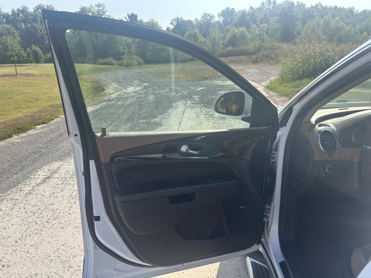 2016 WHITE /BROWN Buick Enclave Premium AWD (5GAKVCKD2GJ) with an 3.6L V6 DOHC 24V engine, 6A transmission, located at 506 S. Kingshighway, Cape Girardeau, MO, 63703, (573) 235-5000, 37.294991, -89.553635 - 2016 BUICK ENCLAVE 118xxx miles All Wheel Drive 3.6L V6 Automatic Leather Navigation Dual Climate Control Rear Climate Control Power/Heated/Cooled Seats Backup Camera Sunroof/Moonroof Bluetooth Remote Start Cruise Power Windows/Locks/Mirrors We have financing available and we accept - Photo#14