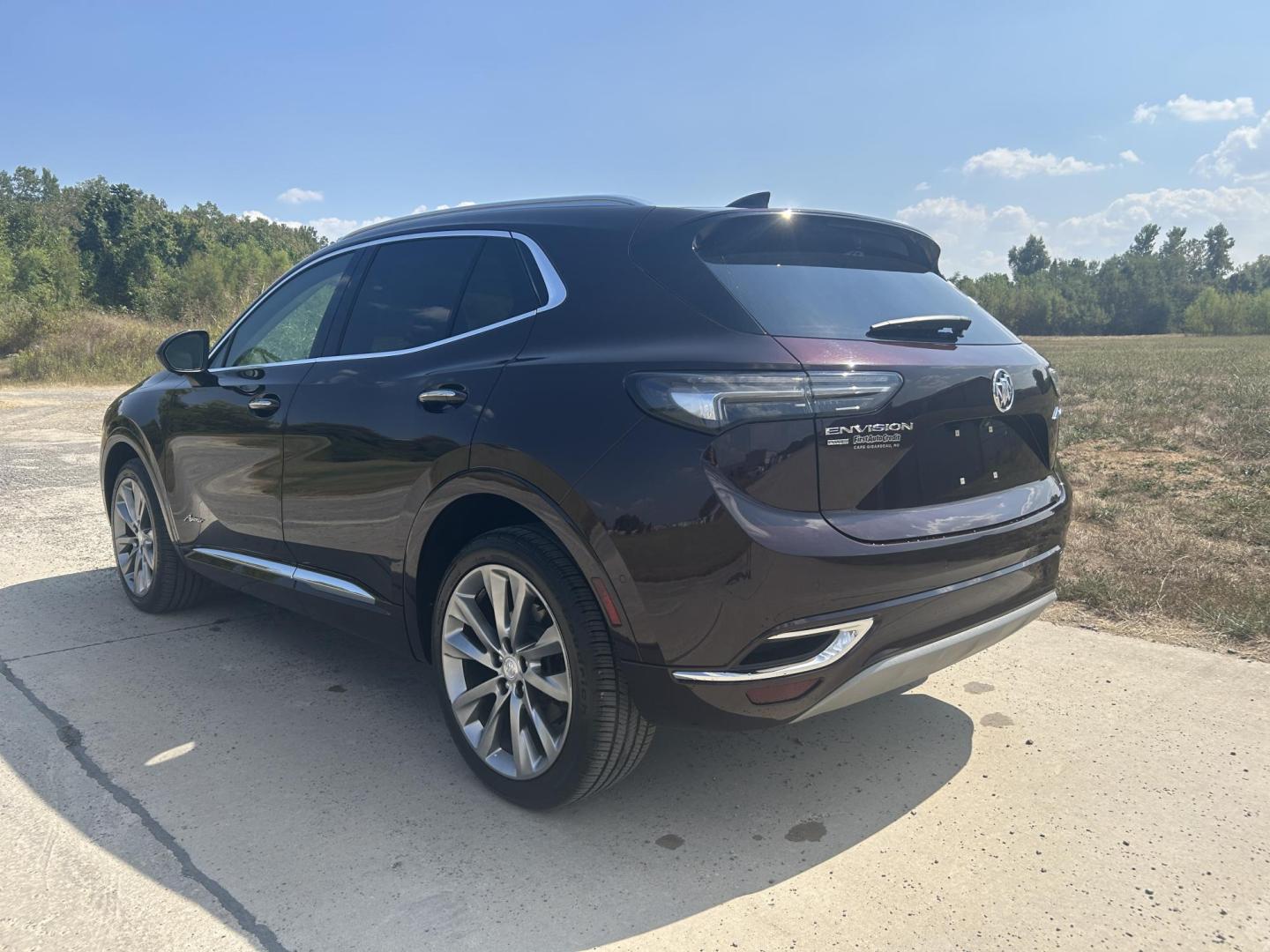 2021 BURGUNDY /TAN Buick Envision Avenir AWD (LRBFZSR42MD) with an 2.0L L4 DOHC 24V TURBO engine, Automatic transmission, located at 506 S. Kingshighway, Cape Girardeau, MO, 63703, (573) 235-5000, 37.294991, -89.553635 - 2021 BUICK ENVISION 48xxx miles All Wheel Drive 2.0L V4 Automatic Leather Heads Up Display Navigation Dual Climate Control Power/Heated/Cooled Seats Heated Rear Seats Backup Camera Panoramic Sunroof/Moonroof Bluetooth Remote Start Power Hatchback Adaptive Cruise Power Windows/Locks/ - Photo#8