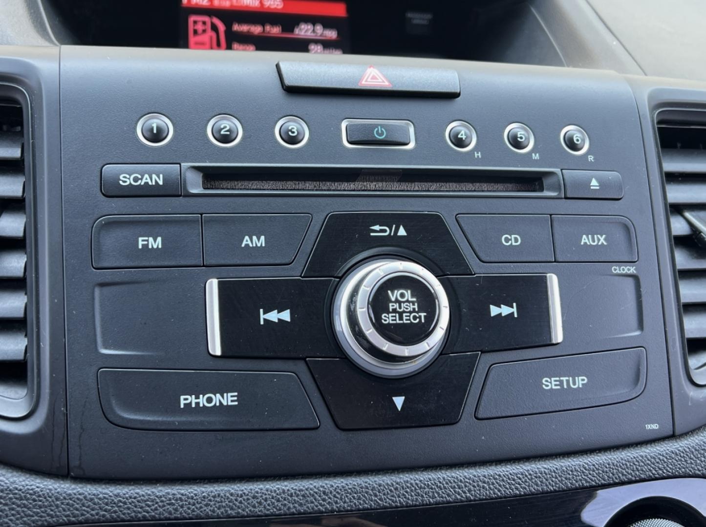 2015 GRAY /Gray Cloth Honda CR-V LX 2WD (3CZRM3H38FG) with an 2.4L 4 Cyl. engine, Continuously Variable Transmission transmission, located at 506 S. Kingshighway, Cape Girardeau, MO, 63703, (573) 235-5000, 37.294991, -89.553635 - 2015 Honda CR-V LX 146xxx miles Front Wheel Drive 2.4L 4 Cyl. Automatic Backup Camera Bluetooth Cruise Power Windows/Locks/Mirrors We have financing available and we accept trades! Fill out a credit application on our website or come by today! If you have any questions, give us a call at ( - Photo#21