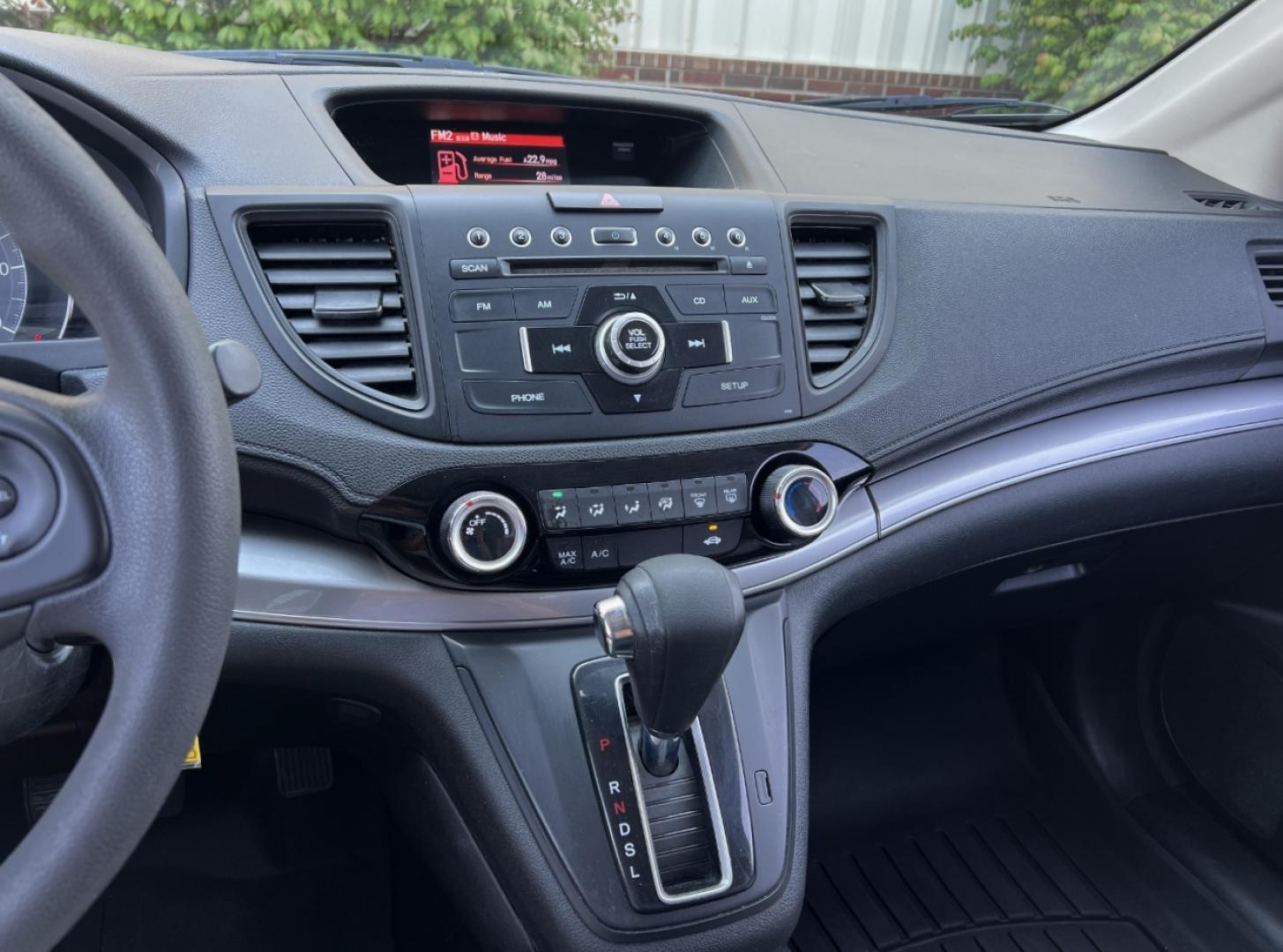 2015 GRAY /Gray Cloth Honda CR-V LX 2WD (3CZRM3H38FG) with an 2.4L 4 Cyl. engine, Continuously Variable Transmission transmission, located at 506 S. Kingshighway, Cape Girardeau, MO, 63703, (573) 235-5000, 37.294991, -89.553635 - 2015 Honda CR-V LX 146xxx miles Front Wheel Drive 2.4L 4 Cyl. Automatic Backup Camera Bluetooth Cruise Power Windows/Locks/Mirrors We have financing available and we accept trades! Fill out a credit application on our website or come by today! If you have any questions, give us a call at ( - Photo#20