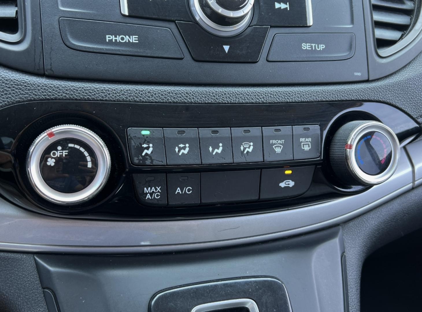 2015 GRAY /Gray Cloth Honda CR-V LX 2WD (3CZRM3H38FG) with an 2.4L 4 Cyl. engine, Continuously Variable Transmission transmission, located at 506 S. Kingshighway, Cape Girardeau, MO, 63703, (573) 235-5000, 37.294991, -89.553635 - 2015 Honda CR-V LX 146xxx miles Front Wheel Drive 2.4L 4 Cyl. Automatic Backup Camera Bluetooth Cruise Power Windows/Locks/Mirrors We have financing available and we accept trades! Fill out a credit application on our website or come by today! If you have any questions, give us a call at ( - Photo#22