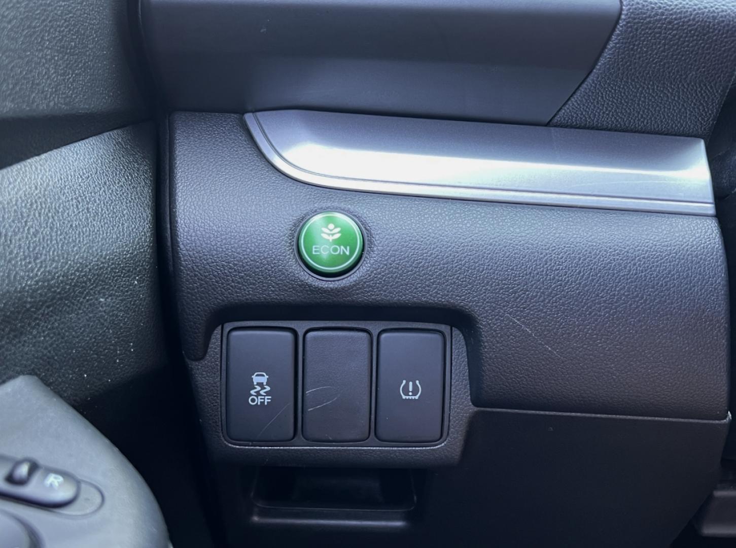 2015 GRAY /Gray Cloth Honda CR-V LX 2WD (3CZRM3H38FG) with an 2.4L 4 Cyl. engine, Continuously Variable Transmission transmission, located at 506 S. Kingshighway, Cape Girardeau, MO, 63703, (573) 235-5000, 37.294991, -89.553635 - 2015 Honda CR-V LX 146xxx miles Front Wheel Drive 2.4L 4 Cyl. Automatic Backup Camera Bluetooth Cruise Power Windows/Locks/Mirrors We have financing available and we accept trades! Fill out a credit application on our website or come by today! If you have any questions, give us a call at ( - Photo#24