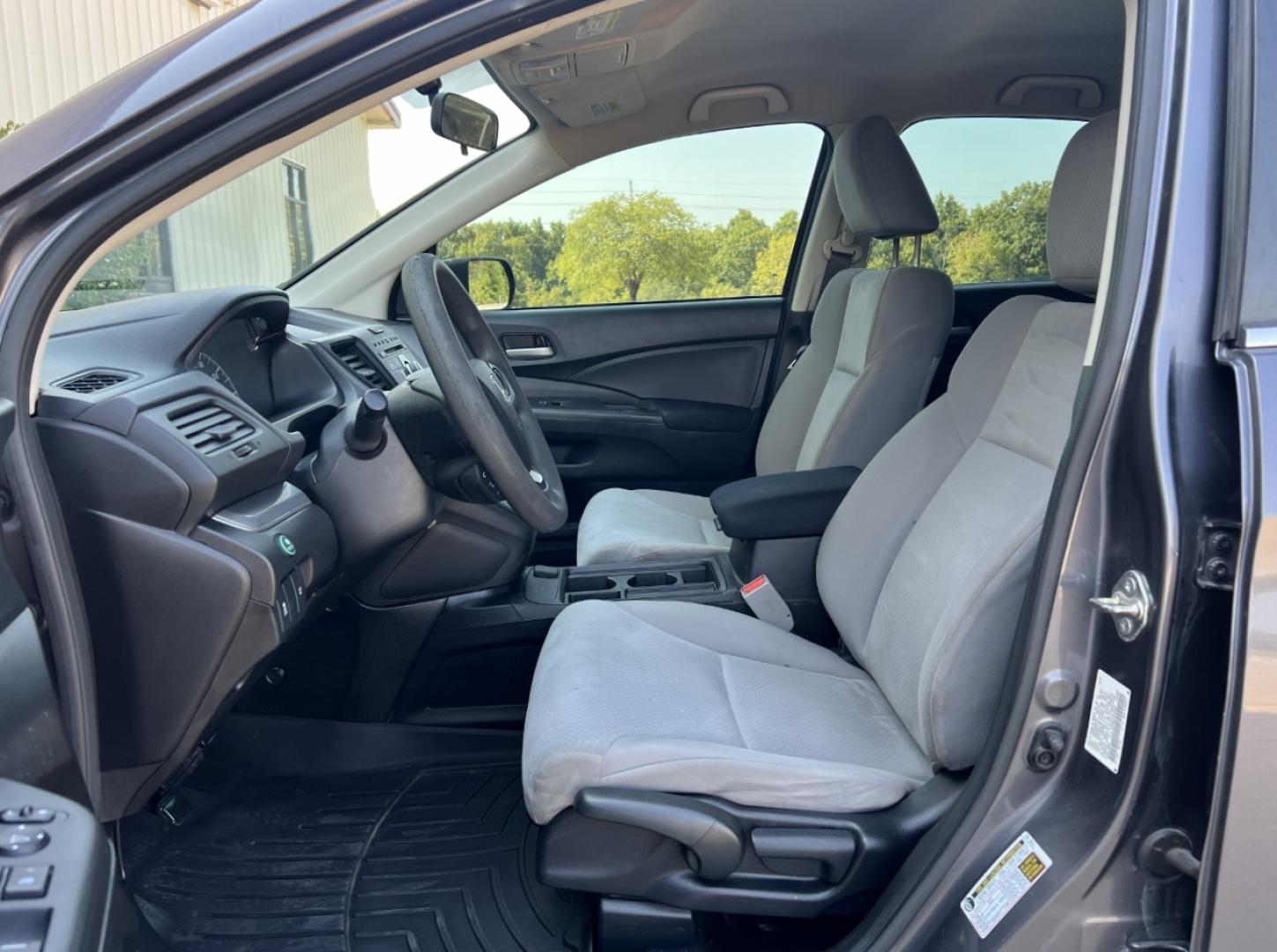 2015 GRAY /Gray Cloth Honda CR-V LX 2WD (3CZRM3H38FG) with an 2.4L 4 Cyl. engine, Continuously Variable Transmission transmission, located at 506 S. Kingshighway, Cape Girardeau, MO, 63703, (573) 235-5000, 37.294991, -89.553635 - 2015 Honda CR-V LX 146xxx miles Front Wheel Drive 2.4L 4 Cyl. Automatic Backup Camera Bluetooth Cruise Power Windows/Locks/Mirrors We have financing available and we accept trades! Fill out a credit application on our website or come by today! If you have any questions, give us a call at ( - Photo#11