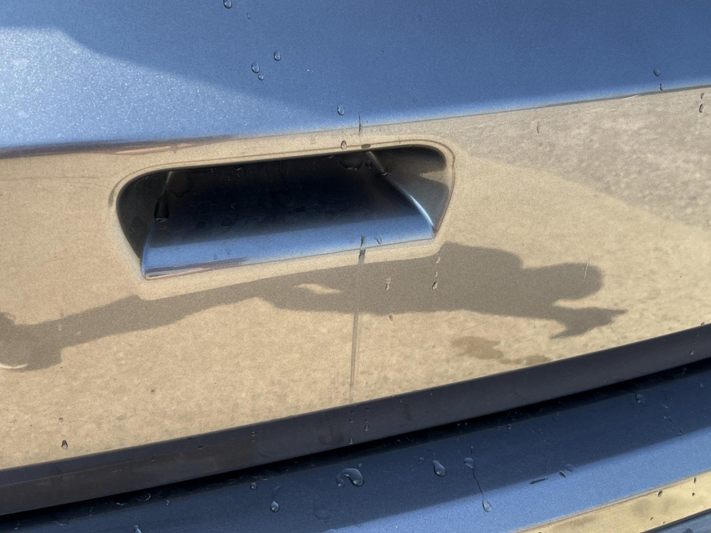 2015 GRAY /Gray Cloth Honda CR-V LX 2WD (3CZRM3H38FG) with an 2.4L 4 Cyl. engine, Continuously Variable Transmission transmission, located at 506 S. Kingshighway, Cape Girardeau, MO, 63703, (573) 235-5000, 37.294991, -89.553635 - 2015 Honda CR-V LX 146xxx miles Front Wheel Drive 2.4L 4 Cyl. Automatic Backup Camera Bluetooth Cruise Power Windows/Locks/Mirrors We have financing available and we accept trades! Fill out a credit application on our website or come by today! If you have any questions, give us a call at ( - Photo#33
