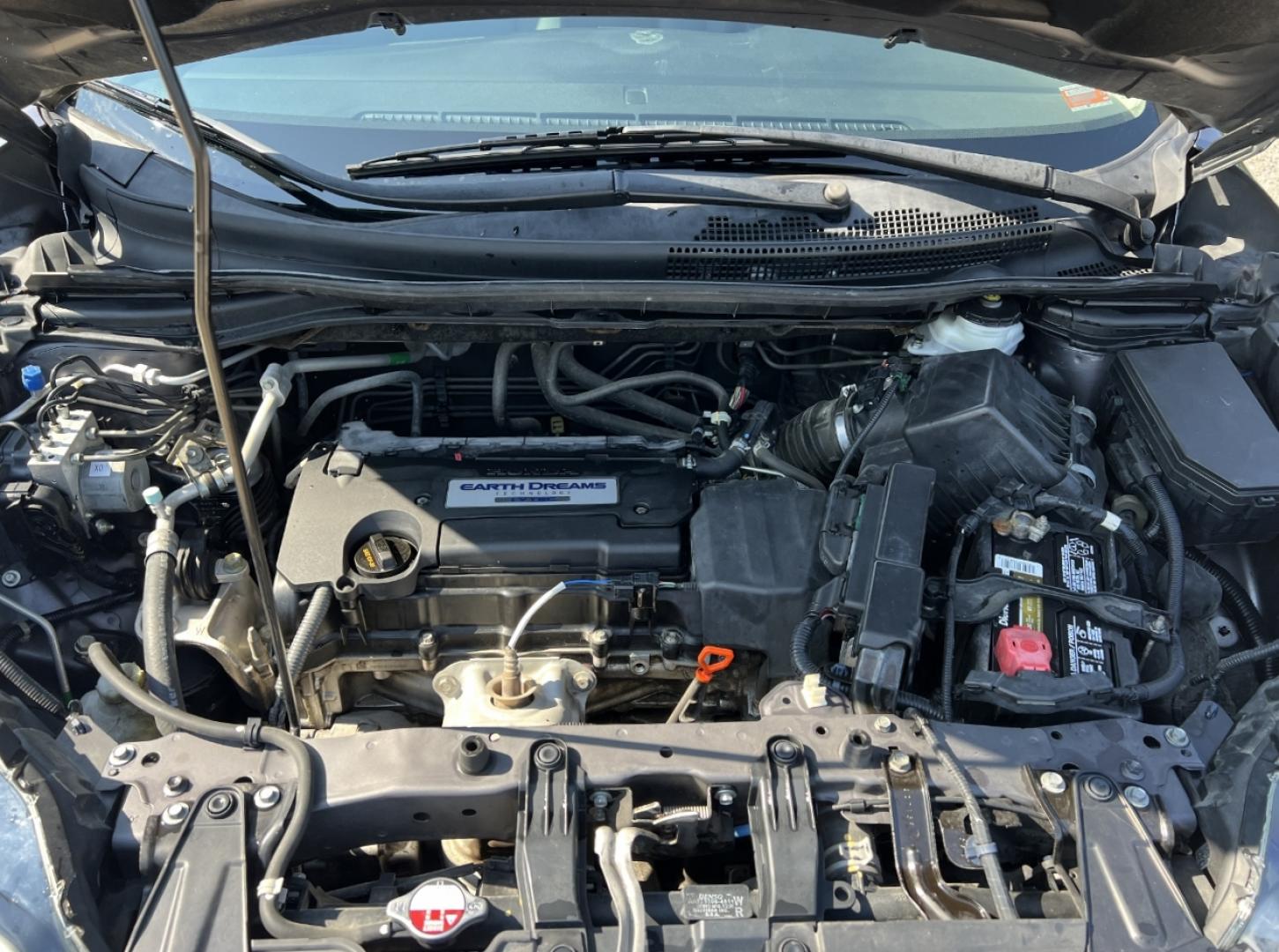 2015 GRAY /Gray Cloth Honda CR-V LX 2WD (3CZRM3H38FG) with an 2.4L 4 Cyl. engine, Continuously Variable Transmission transmission, located at 506 S. Kingshighway, Cape Girardeau, MO, 63703, (573) 235-5000, 37.294991, -89.553635 - 2015 Honda CR-V LX 146xxx miles Front Wheel Drive 2.4L 4 Cyl. Automatic Backup Camera Bluetooth Cruise Power Windows/Locks/Mirrors We have financing available and we accept trades! Fill out a credit application on our website or come by today! If you have any questions, give us a call at ( - Photo#26