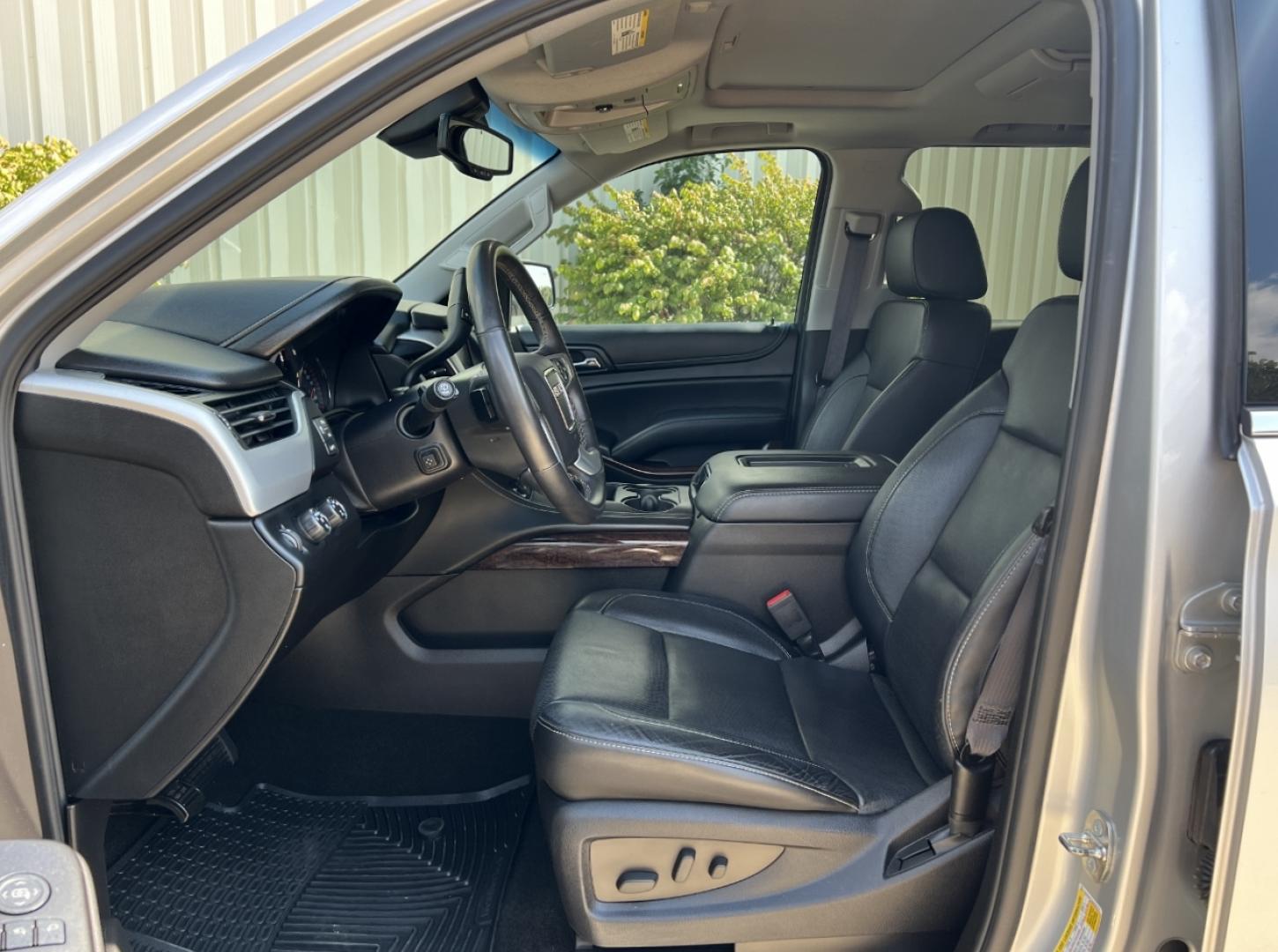2016 SILVER /Black Leather GMC Yukon SLT 4WD (1GKS2BKC4GR) with an 5.3L V8 engine, Automatic transmission, located at 2990 Old Orchard Rd., Jackson, MO, 63755, 37.354214, -89.612106 - 2016 GMC Yukon SLT 145xxx miles 4 Wheel Drive 5.3L V8 Automatic Leather 3rd Row Navigation Rear Entertainment Power/Heated/Cooled Seats Heated Rear Seats Heated Steering Wheel Backup Camera Bluetooth Remote Start Cruise Power Windows/Locks/Mirrors We have financing available and we - Photo#19