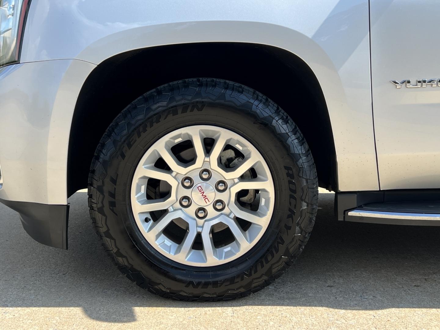 2016 SILVER /Black Leather GMC Yukon SLT 4WD (1GKS2BKC4GR) with an 5.3L V8 engine, Automatic transmission, located at 2990 Old Orchard Rd., Jackson, MO, 63755, 37.354214, -89.612106 - 2016 GMC Yukon SLT 145xxx miles 4 Wheel Drive 5.3L V8 Automatic Leather 3rd Row Navigation Rear Entertainment Power/Heated/Cooled Seats Heated Rear Seats Heated Steering Wheel Backup Camera Bluetooth Remote Start Cruise Power Windows/Locks/Mirrors We have financing available and we - Photo#47