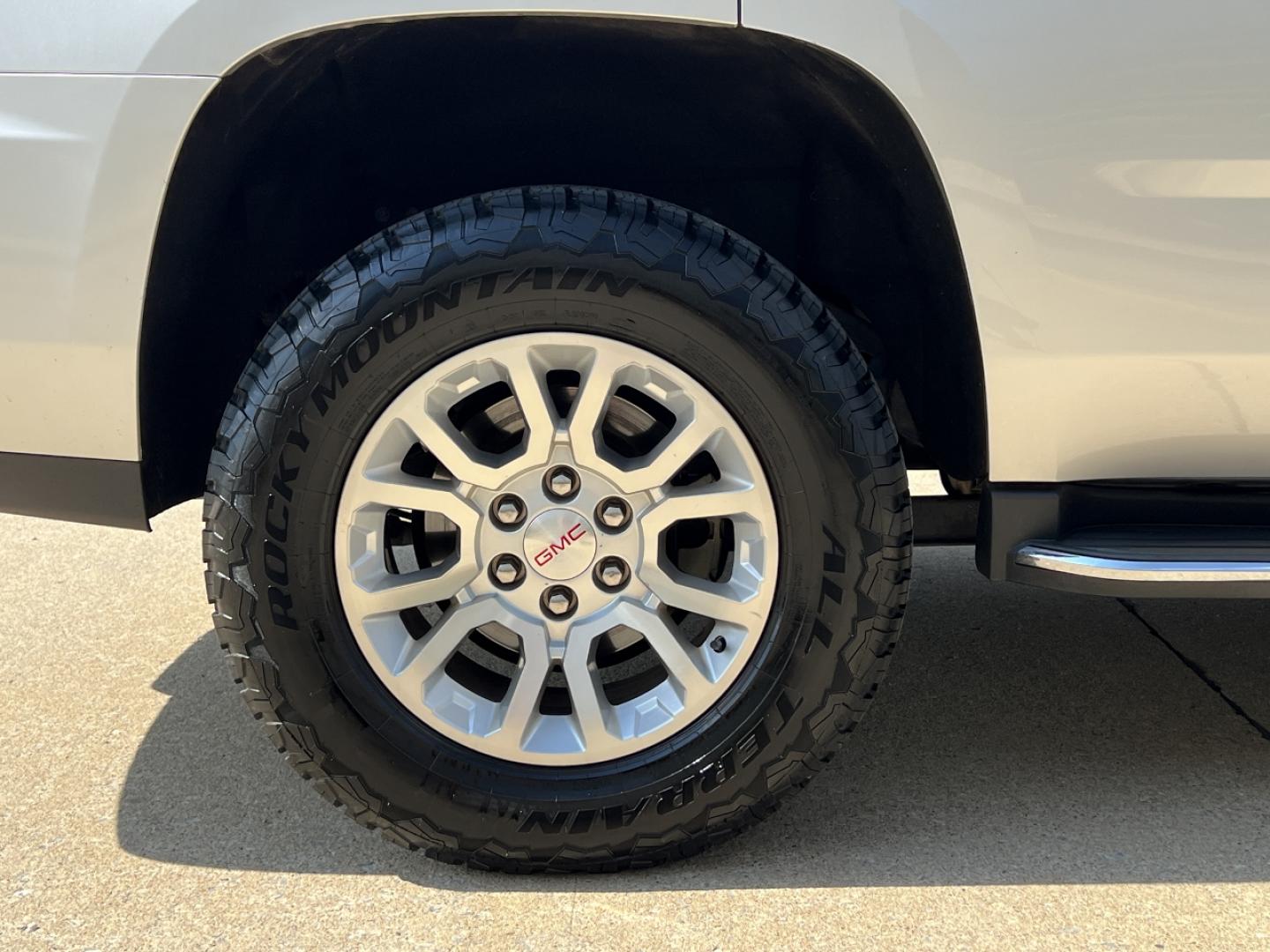 2016 SILVER /Black Leather GMC Yukon SLT 4WD (1GKS2BKC4GR) with an 5.3L V8 engine, Automatic transmission, located at 2990 Old Orchard Rd., Jackson, MO, 63755, 37.354214, -89.612106 - 2016 GMC Yukon SLT 145xxx miles 4 Wheel Drive 5.3L V8 Automatic Leather 3rd Row Navigation Rear Entertainment Power/Heated/Cooled Seats Heated Rear Seats Heated Steering Wheel Backup Camera Bluetooth Remote Start Cruise Power Windows/Locks/Mirrors We have financing available and we - Photo#49