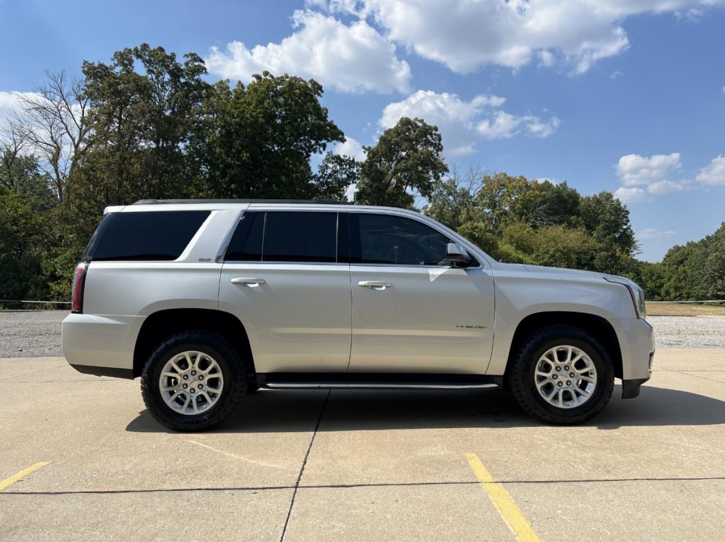 2016 SILVER /Black Leather GMC Yukon SLT 4WD (1GKS2BKC4GR) with an 5.3L V8 engine, Automatic transmission, located at 2990 Old Orchard Rd., Jackson, MO, 63755, 37.354214, -89.612106 - 2016 GMC Yukon SLT 145xxx miles 4 Wheel Drive 5.3L V8 Automatic Leather 3rd Row Navigation Rear Entertainment Power/Heated/Cooled Seats Heated Rear Seats Heated Steering Wheel Backup Camera Bluetooth Remote Start Cruise Power Windows/Locks/Mirrors We have financing available and we - Photo#13