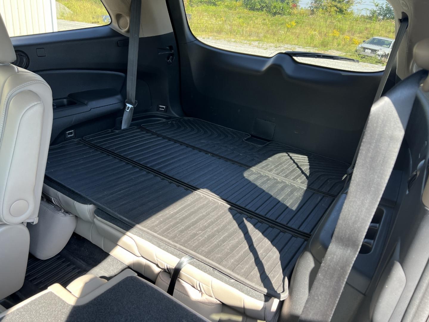 2019 MAROON /Tan Leather Honda Pilot EX-L AWD (5FNYF6H63KB) with an 3.5L V6 engine, Automatic transmission, located at 2990 Old Orchard Rd., Jackson, MO, 63755, 37.354214, -89.612106 - We have financing available and we accept trades! Fill out a credit application on our website or come by today! If you have any questions, give us a call at (573) 204-7777 or visit our website at firstautocredit.com. - Photo#11