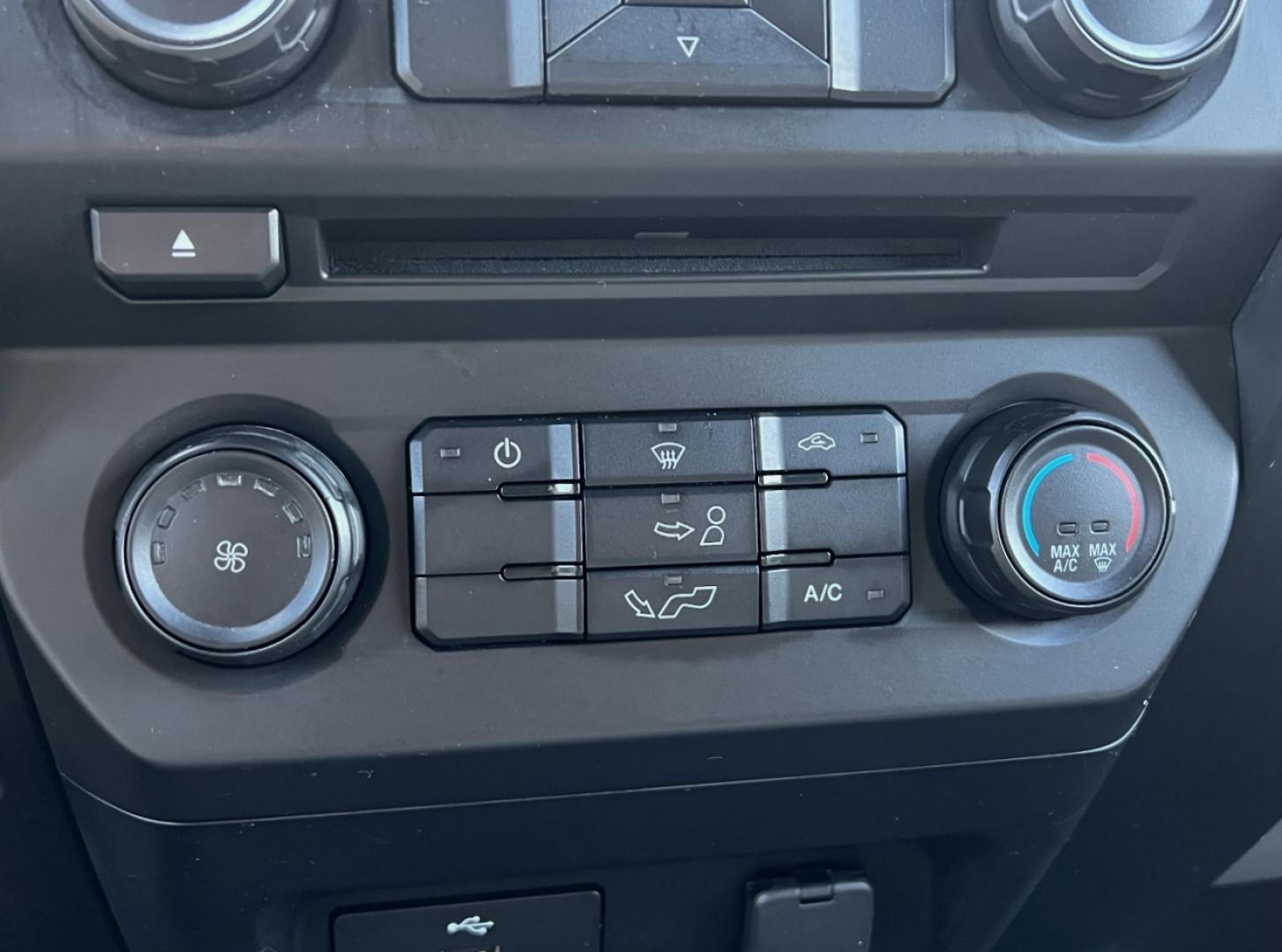2018 WHITE /Gray Vinyl Ford F-150 XL 8-ft. Bed 2WD (1FTMF1CB4JK) with an 3.3L V6 engine, Automatic transmission, located at 2990 Old Orchard Rd., Jackson, MO, 63755, 37.354214, -89.612106 - 2018 Ford F-150 XL 174xxx miles Rear Wheel Drive 3.3L V6 Automatic Bluetooth Cruise Power Windows/Locks/Mirrors We have financing available and we accept trades! Fill out a credit application on our website or come by today! If you have any questions, give us a call at (573) 204-7777 or vis - Photo#23