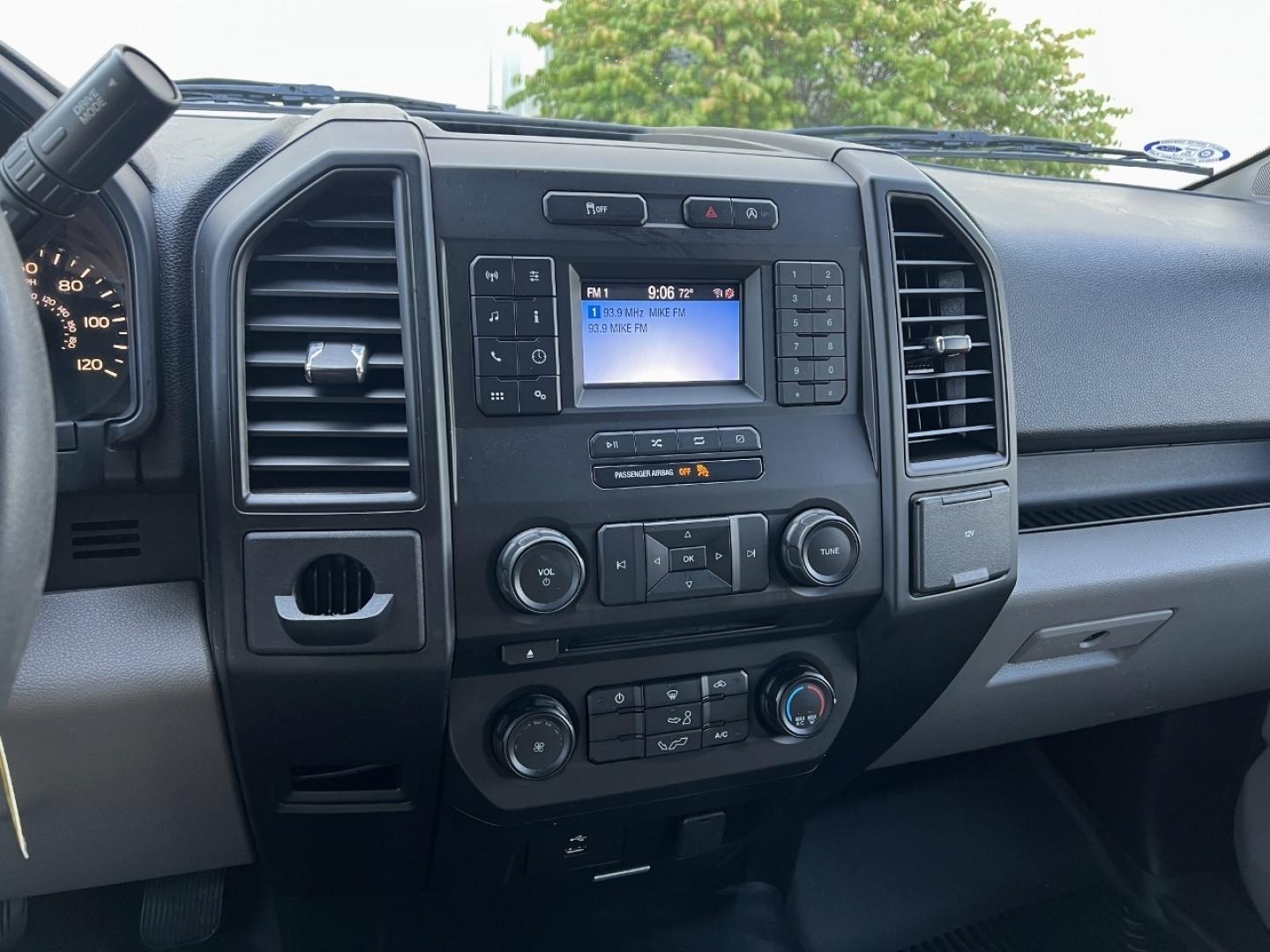 2018 WHITE /Gray Vinyl Ford F-150 XL 8-ft. Bed 2WD (1FTMF1CB4JK) with an 3.3L V6 engine, Automatic transmission, located at 2990 Old Orchard Rd., Jackson, MO, 63755, 37.354214, -89.612106 - 2018 Ford F-150 XL 174xxx miles Rear Wheel Drive 3.3L V6 Automatic Bluetooth Cruise Power Windows/Locks/Mirrors We have financing available and we accept trades! Fill out a credit application on our website or come by today! If you have any questions, give us a call at (573) 204-7777 or vis - Photo#21