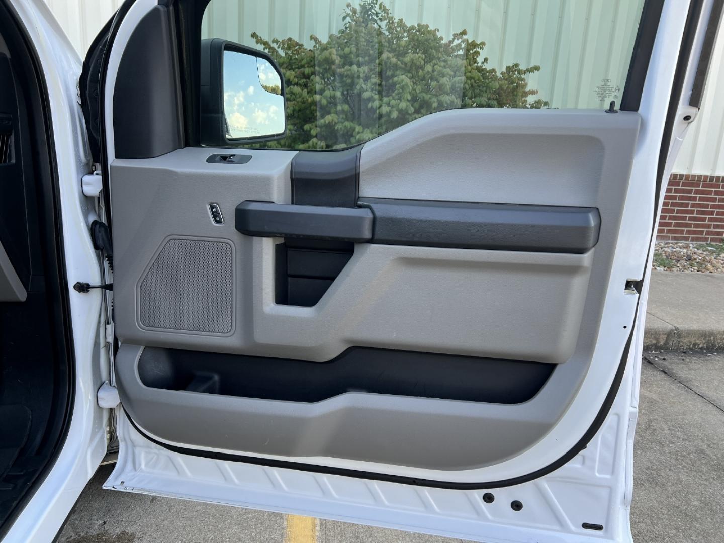 2018 WHITE /Gray Vinyl Ford F-150 XL 8-ft. Bed 2WD (1FTMF1CB4JK) with an 3.3L V6 engine, Automatic transmission, located at 2990 Old Orchard Rd., Jackson, MO, 63755, 37.354214, -89.612106 - 2018 Ford F-150 XL 174xxx miles Rear Wheel Drive 3.3L V6 Automatic Bluetooth Cruise Power Windows/Locks/Mirrors We have financing available and we accept trades! Fill out a credit application on our website or come by today! If you have any questions, give us a call at (573) 204-7777 or vis - Photo#11