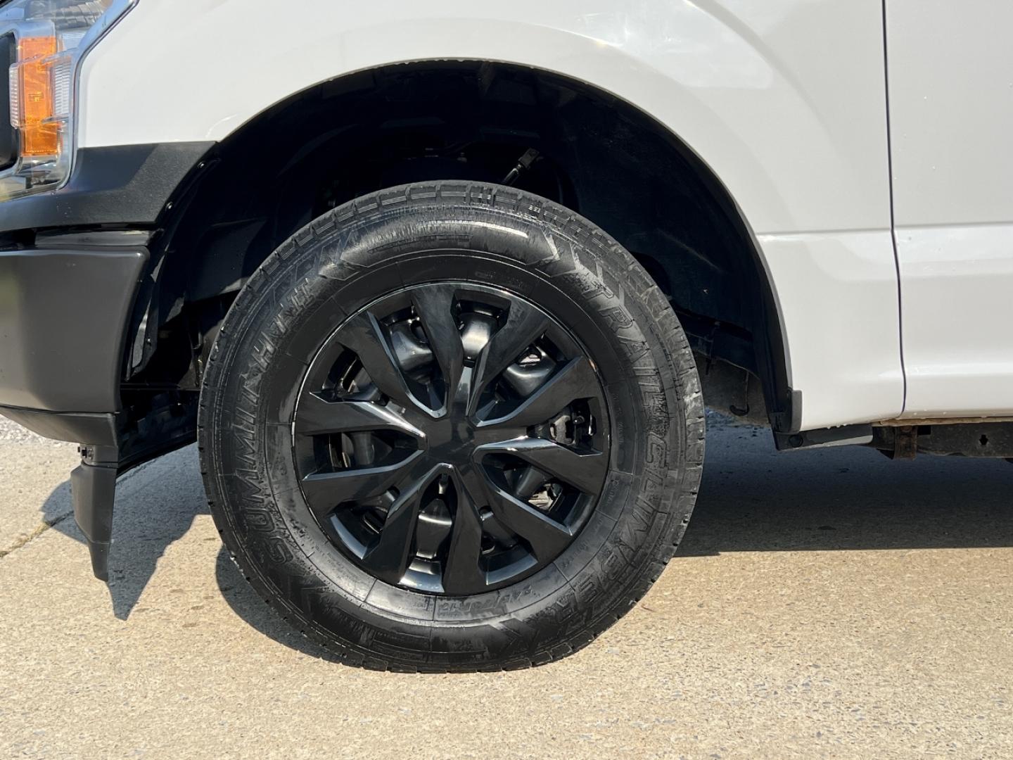 2018 WHITE /Gray Vinyl Ford F-150 XL 8-ft. Bed 2WD (1FTMF1CB4JK) with an 3.3L V6 engine, Automatic transmission, located at 2990 Old Orchard Rd., Jackson, MO, 63755, 37.354214, -89.612106 - 2018 Ford F-150 XL 174xxx miles Rear Wheel Drive 3.3L V6 Automatic Bluetooth Cruise Power Windows/Locks/Mirrors We have financing available and we accept trades! Fill out a credit application on our website or come by today! If you have any questions, give us a call at (573) 204-7777 or vis - Photo#31