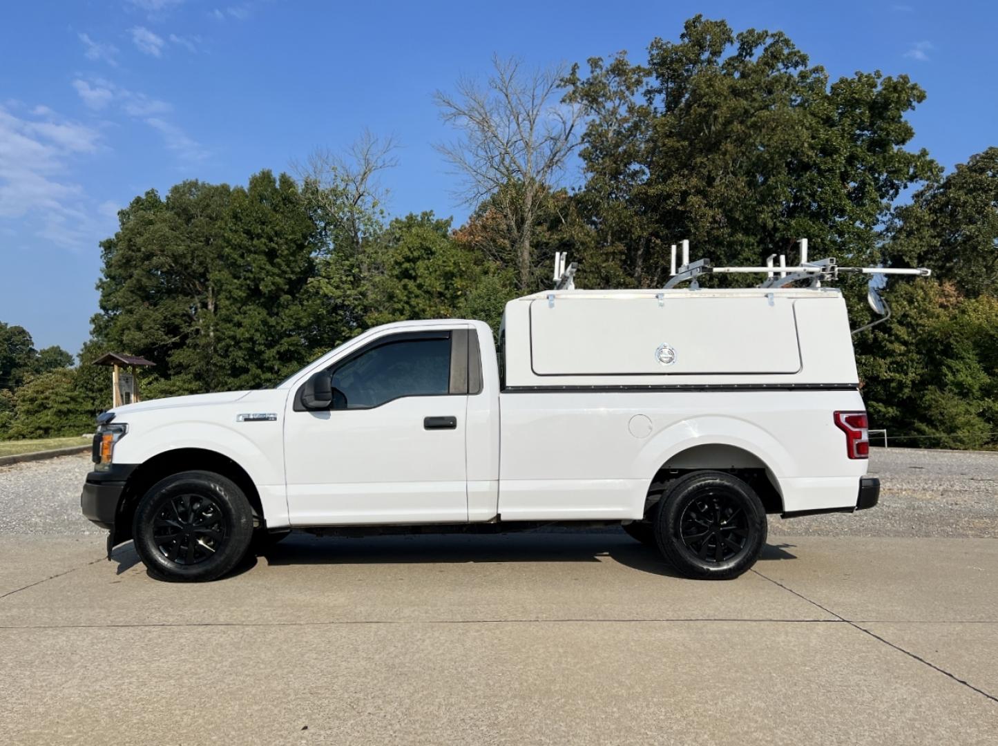 2018 WHITE /Gray Vinyl Ford F-150 XL 8-ft. Bed 2WD (1FTMF1CB4JK) with an 3.3L V6 engine, Automatic transmission, located at 2990 Old Orchard Rd., Jackson, MO, 63755, 37.354214, -89.612106 - 2018 Ford F-150 XL 174xxx miles Rear Wheel Drive 3.3L V6 Automatic Bluetooth Cruise Power Windows/Locks/Mirrors We have financing available and we accept trades! Fill out a credit application on our website or come by today! If you have any questions, give us a call at (573) 204-7777 or vis - Photo#3