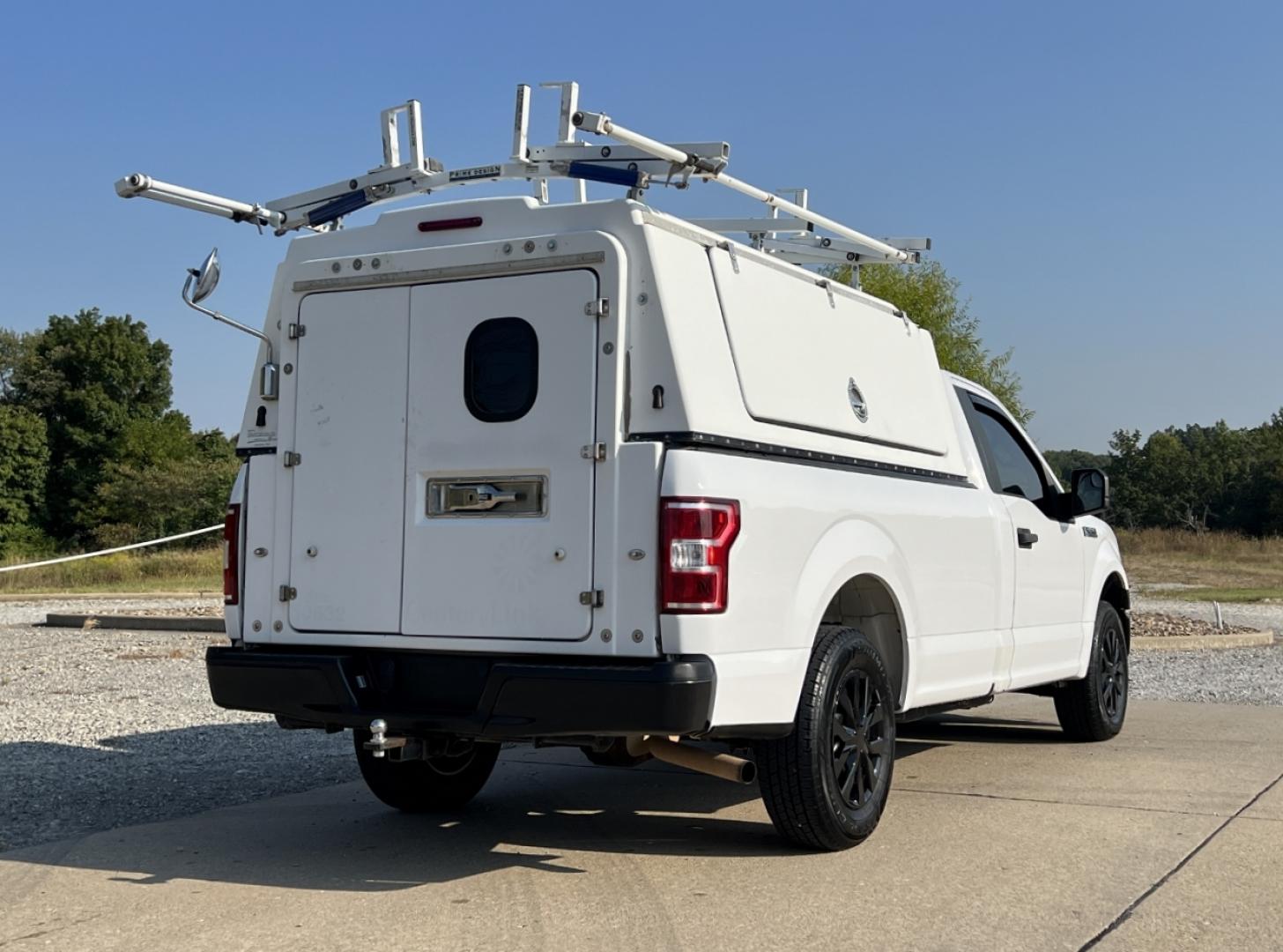 2018 WHITE /Gray Vinyl Ford F-150 XL 8-ft. Bed 2WD (1FTMF1CB4JK) with an 3.3L V6 engine, Automatic transmission, located at 2990 Old Orchard Rd., Jackson, MO, 63755, 37.354214, -89.612106 - 2018 Ford F-150 XL 174xxx miles Rear Wheel Drive 3.3L V6 Automatic Bluetooth Cruise Power Windows/Locks/Mirrors We have financing available and we accept trades! Fill out a credit application on our website or come by today! If you have any questions, give us a call at (573) 204-7777 or vis - Photo#5